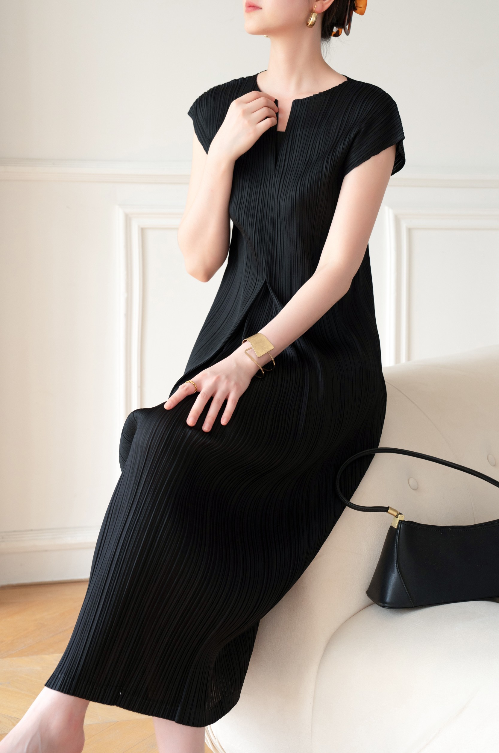 2MUAY รุ่น GJO1530 เดรสพลีทคุณภาพ OPEN NECK CAP SLEEVE PLEATED DRESS 10 สี FREE SIZE