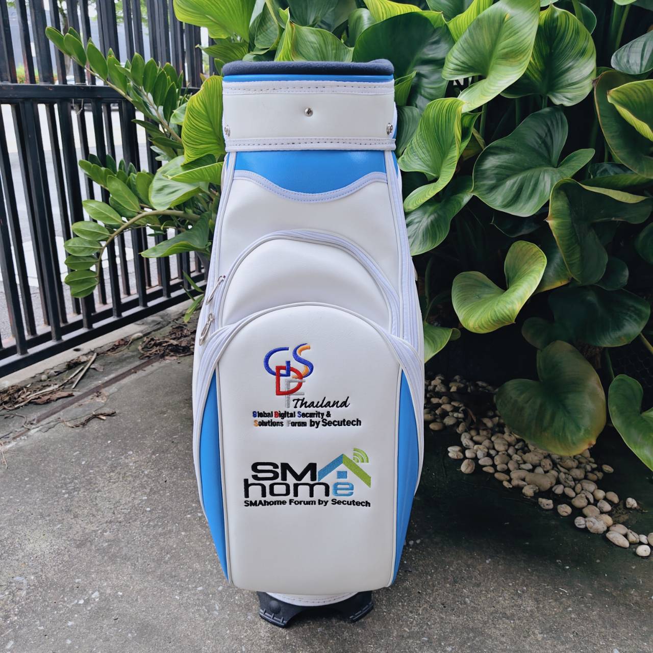 ถุงกอล์ฟ SM House มือสอง สภาพสวยเดิมๆ สีสวยน่าใช้ ใช้วัสดุดีเลยค่ะ ถุง TOUR ใส่ของได้ครบครัน