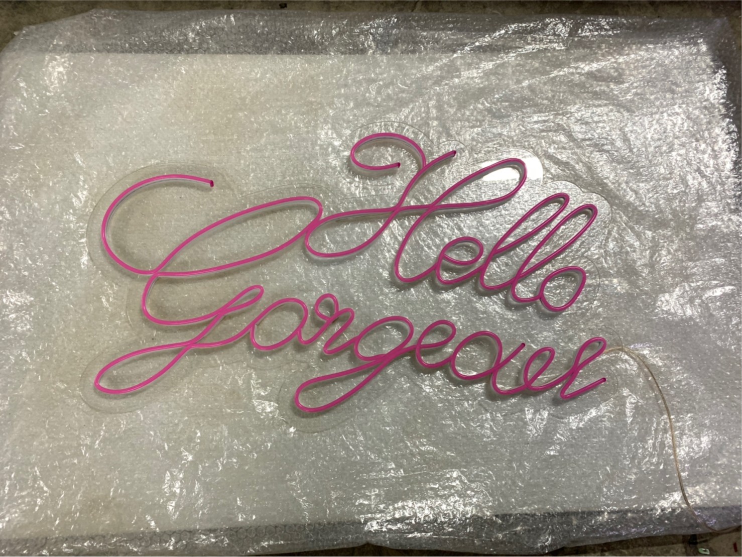 ไฟนีออน เฟค