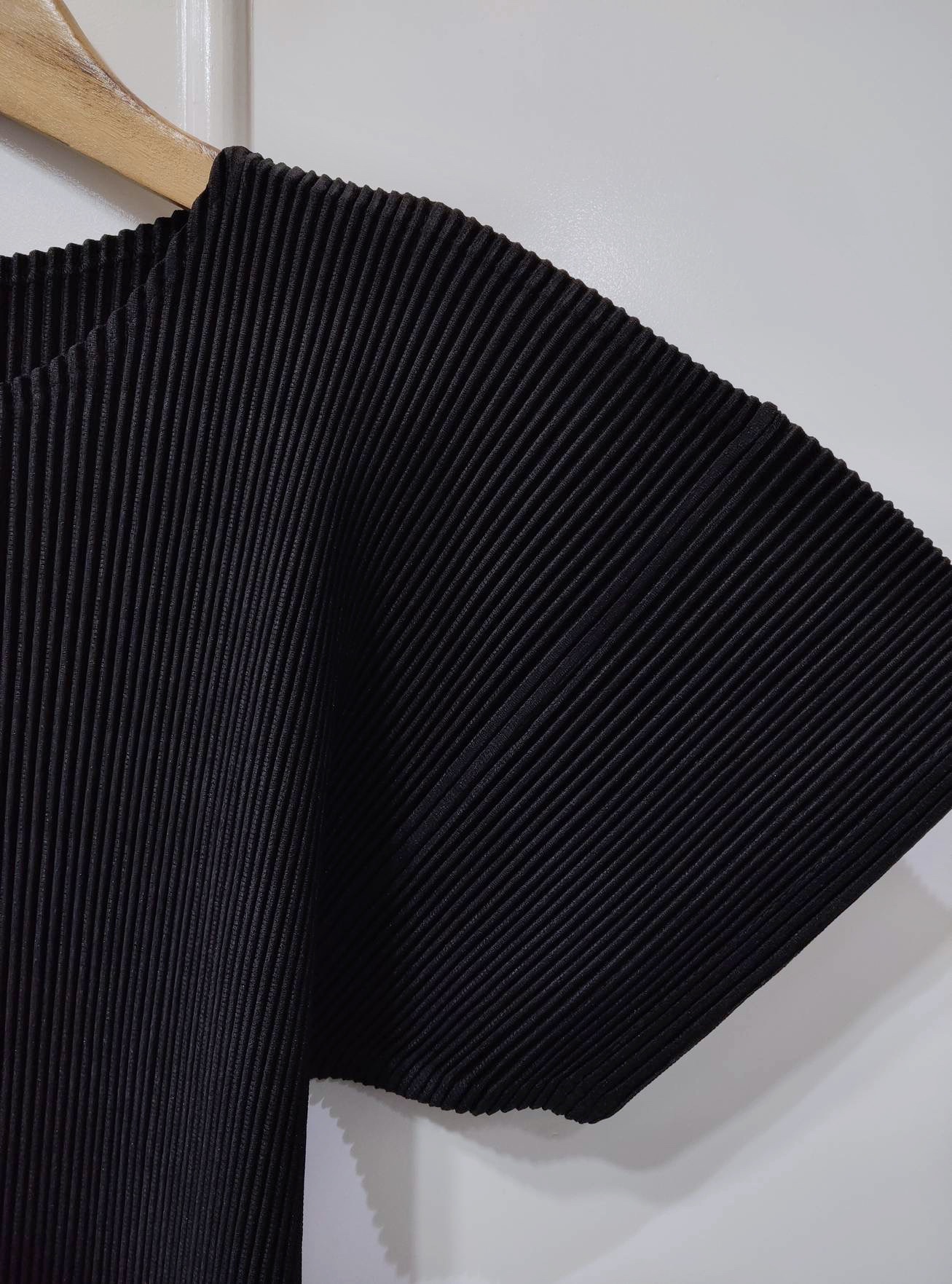 อกถึง 44นิ้ว ยาว 27นิ้ว 2MUAY รุ่น GM0871 เสื้ออัดพลีท THICK SHORT SLEEVE PLEATED TOP สีดำ FREE SIZE