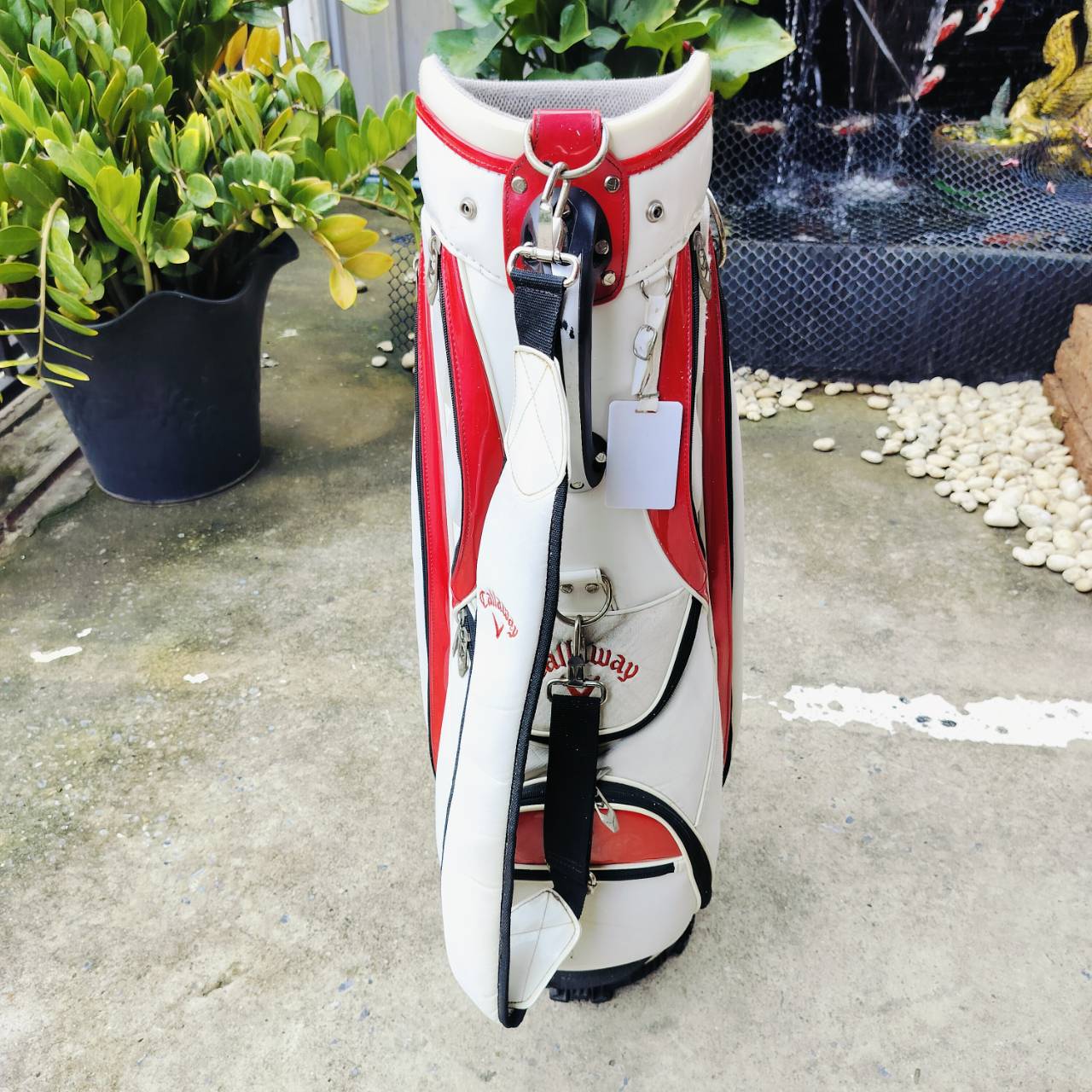 ถุงกอล์ฟ Callaway มือสอง สีขาว ขอบแดง ถุง TOUR น้ำหนักเบา ช่องใส่ของเยอะ