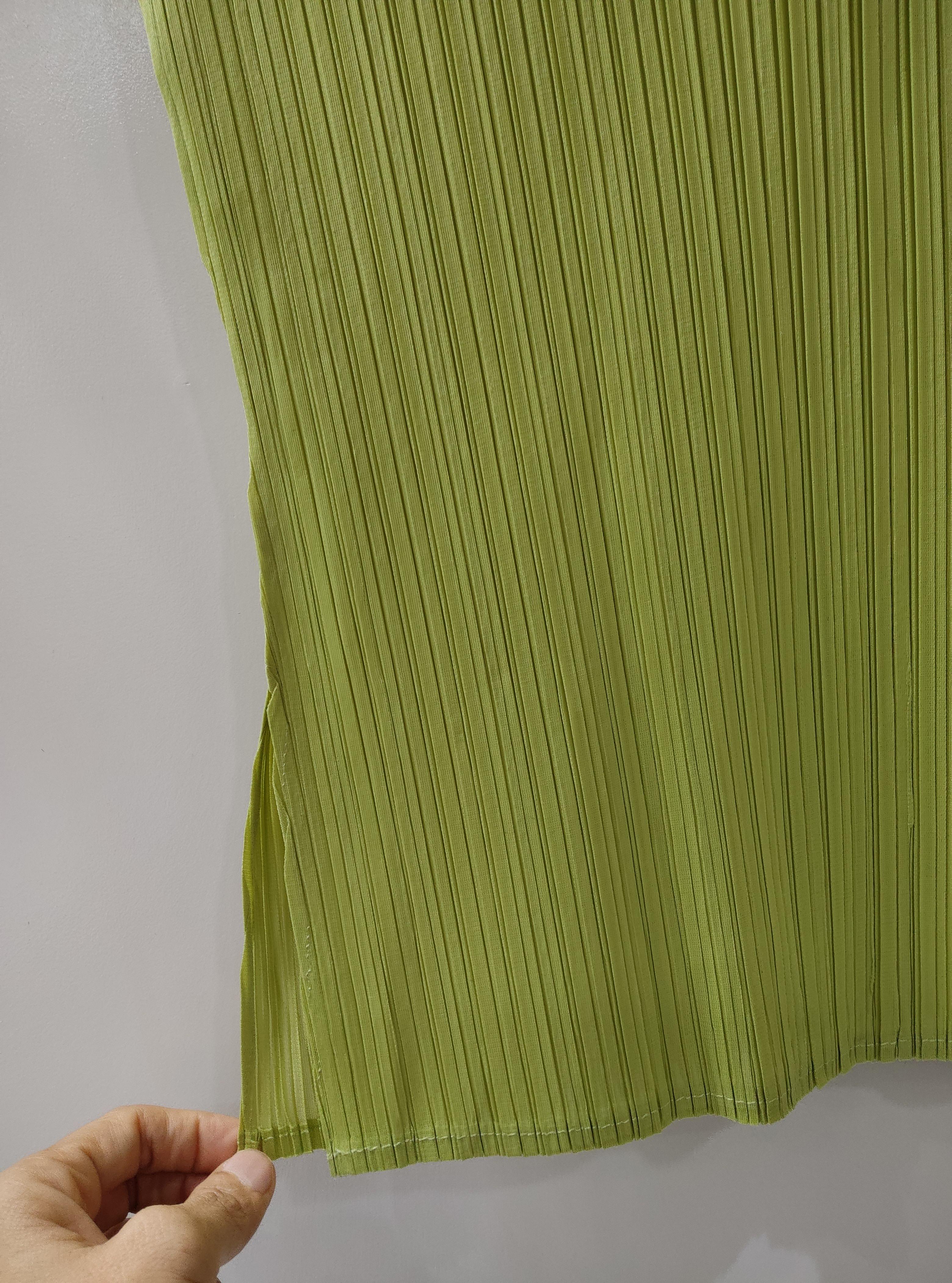 2MUAY รุ่น GJO11533 เสื้ออัดพลีท PLEATED MOCK COLLAR TOP 10 สี FREE SIZE