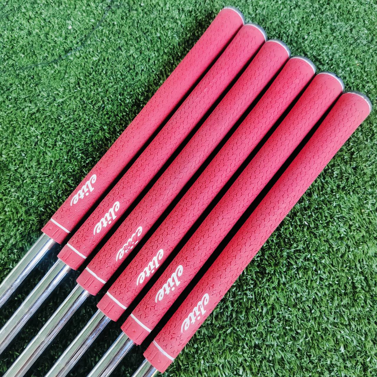 ก้าน NS PRO MODUS3 SYSTEM3 TOUR125 FLEX X ตีมันส์ใส่เต็ม คุณภาพสูงจัดๆ ติดกริพ ELITE มาด้วยทั้งชุด คุ้มมาก!!! ก้านไม้กอล์ฟพรีเมี่ยมมือสอง ของแท้ By NakaraLuxurious