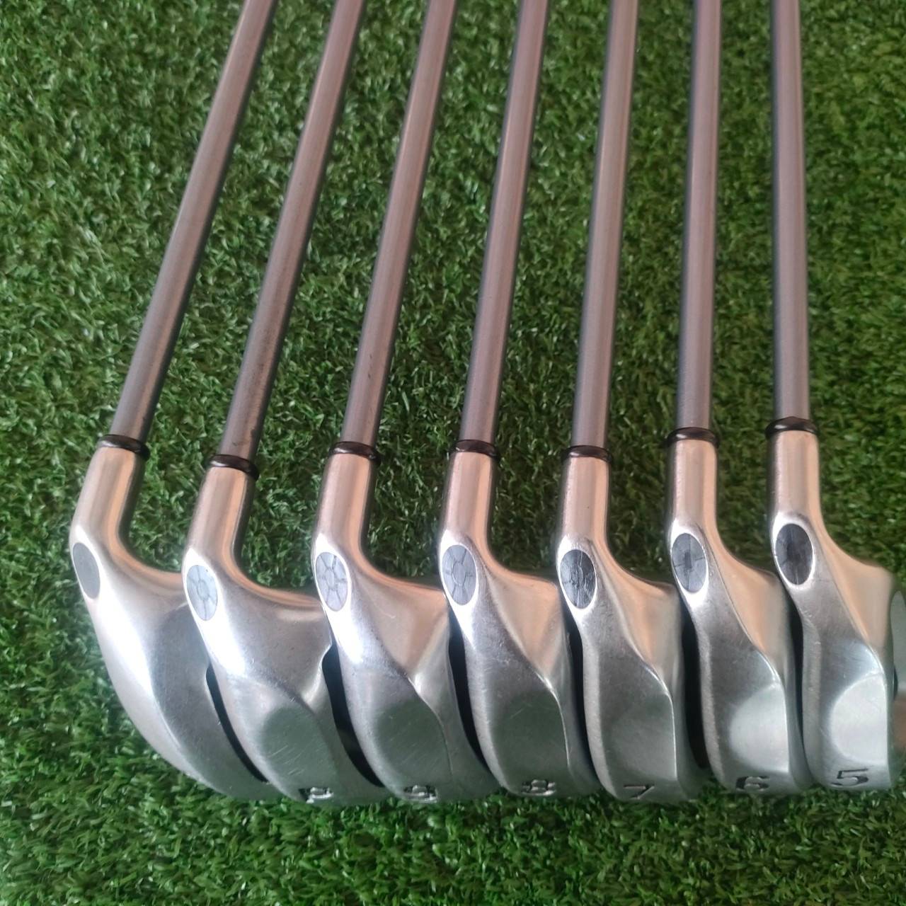 ชุดเหล็ก CALLAWAY BIG BERTHA มีเหล็ก 5-9 PW และ SW ก้าน RCH 90 FLEX R รุ่นสร้างชื่อสุดๆของ Callaway Golf เป็นเหล็กที่ตีง่ายมาก CAVITY ใหญ่ ไม้กอล์ฟมือสอง ของแท้ BY NakaraLuxurious