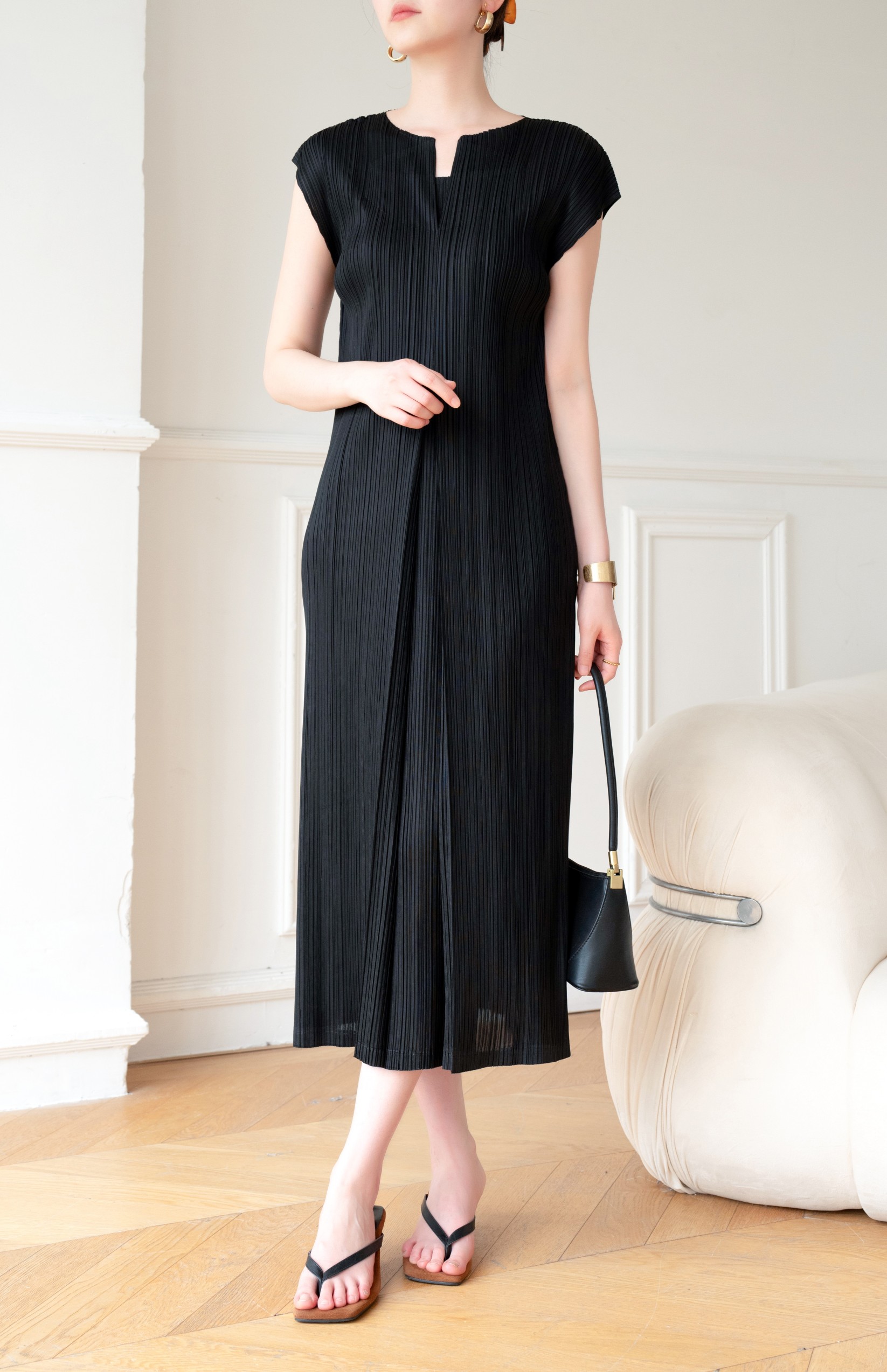 2MUAY รุ่น GJO1530 เดรสพลีทคุณภาพ OPEN NECK CAP SLEEVE PLEATED DRESS 10 สี FREE SIZE