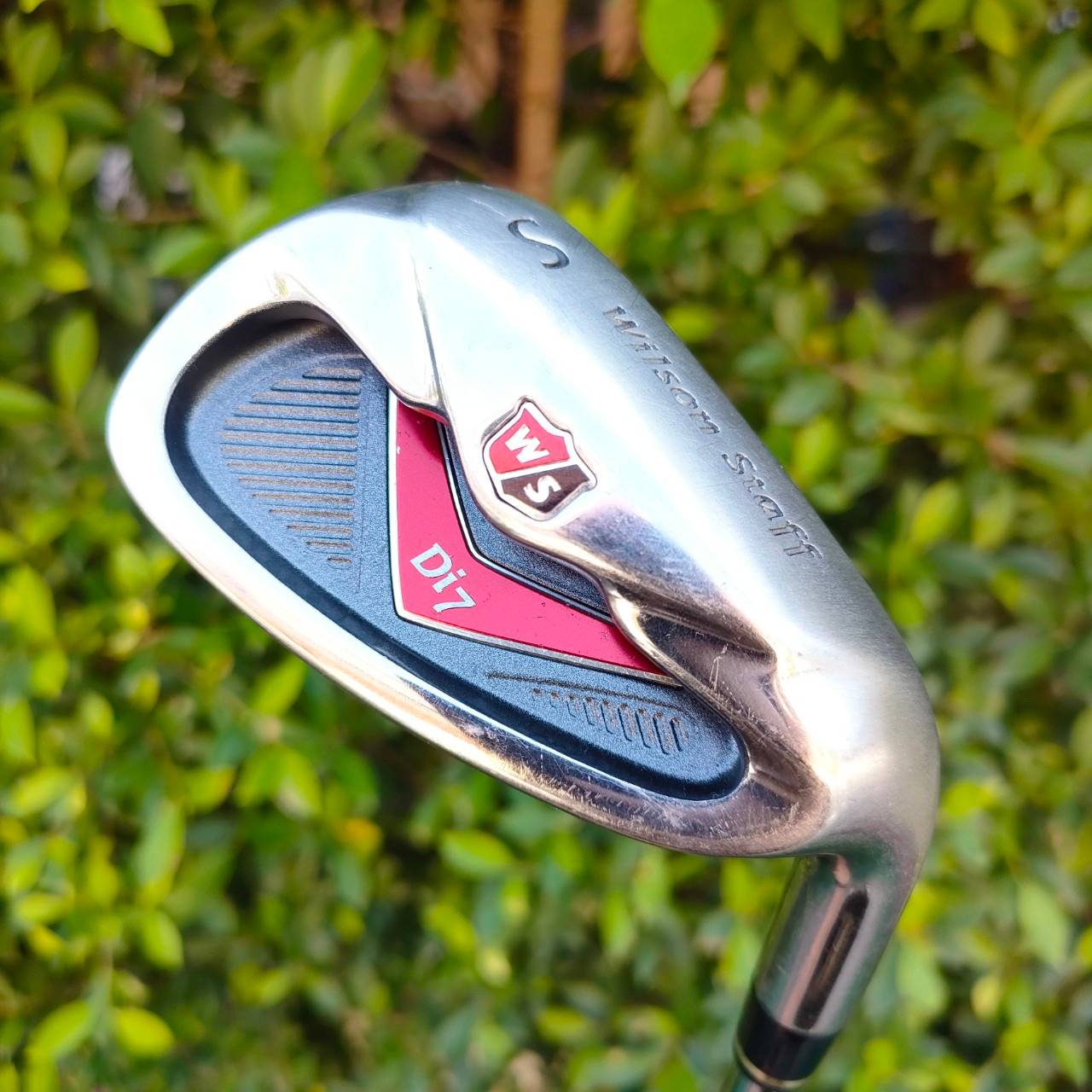 ชุดเหล็ก WILSON STAFF Di7 มีเหล็ก 4-9 เเละ PW SW ก้าน TX-88 SL ก้านเหล็กเบามาก ตัว STAFF เป็นซีรี่ระดับท๊อปสุด ไม้กอล์ฟมือสอง ของแท้ BY NakaraLuxurious