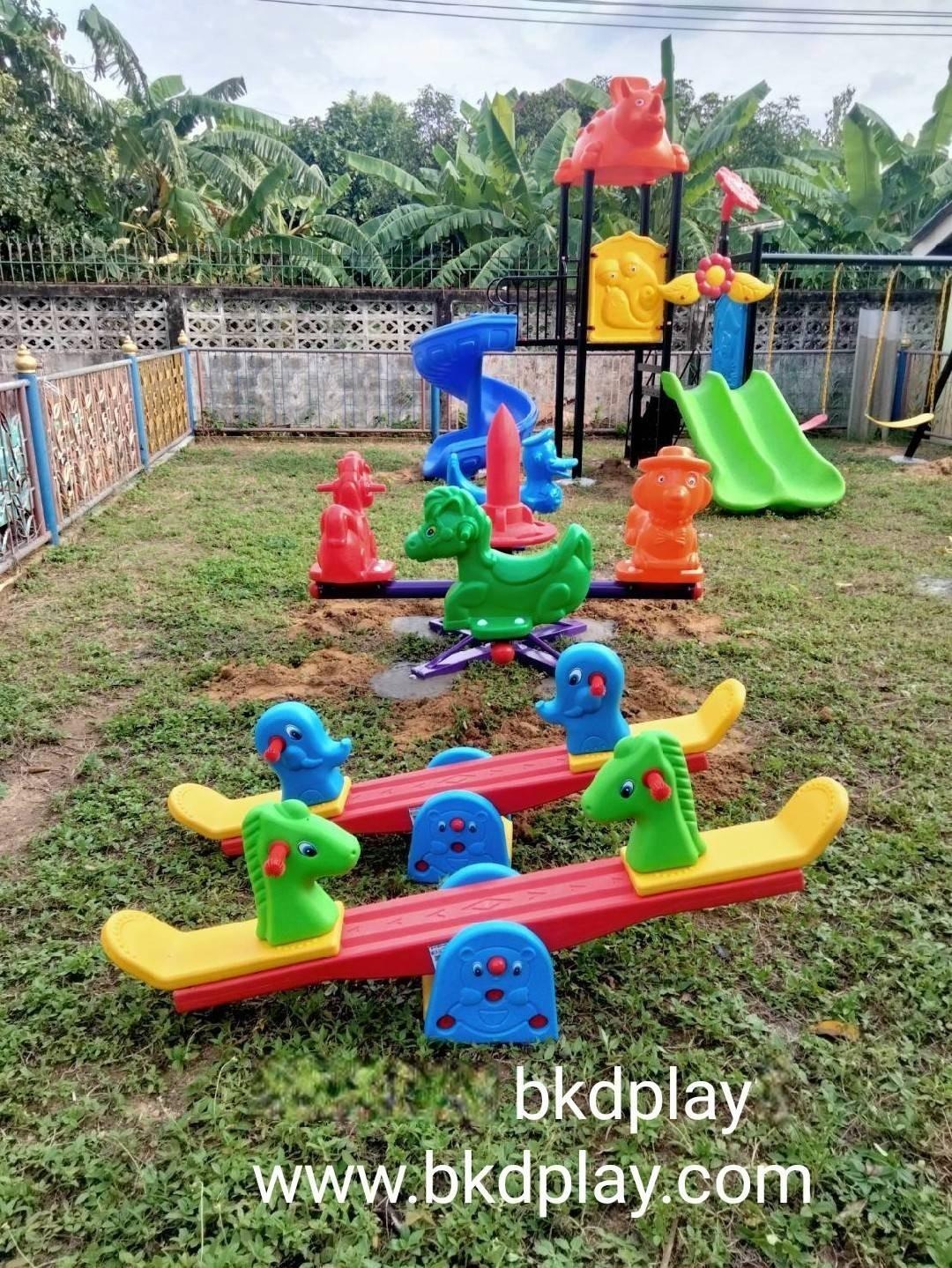 เครื่องเล่นสนามกลางแจ้ง เครื่องเล่นสนามในร่ม, เม่นน้อยกับเหล่าเพื่อนรัก ,สไลเดอร์, กระดานลื่น, ของเล่น,ครุภัณฑ์สนามเด็กเล่น, สพฐ,โครงการโรงเรียนประชารัฐ
