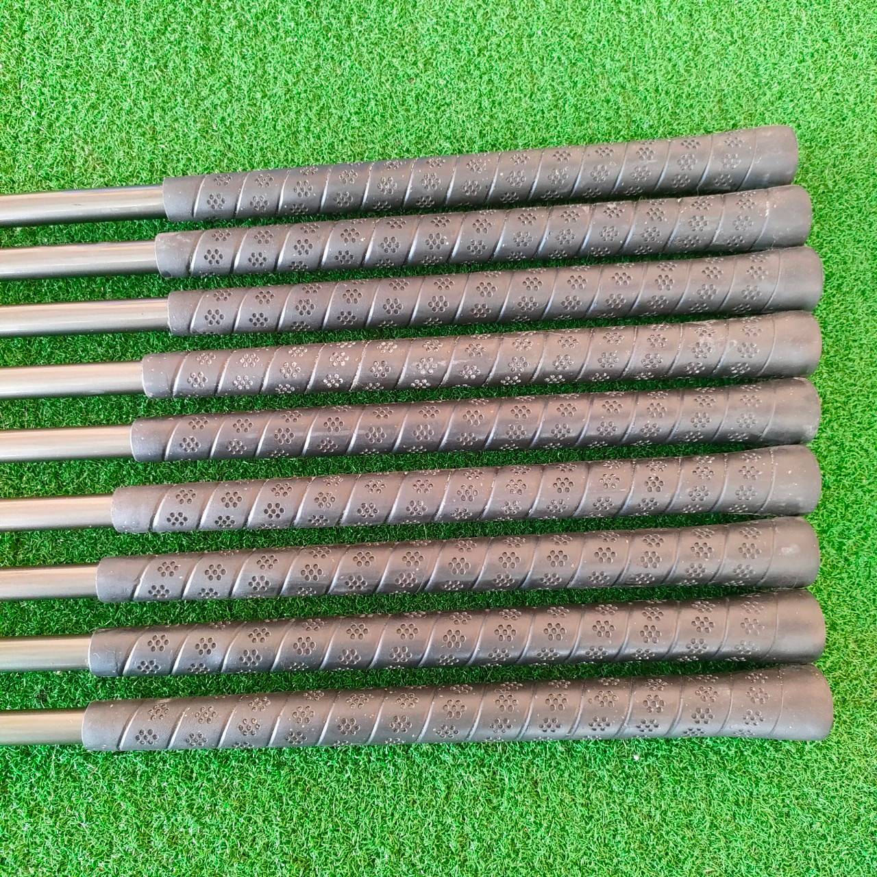 ชุดเหล็ก MACGRAGOR CG 1800 4-WAY BALANCE มีเหล็ก 3-9 PW SW ก้าน VELOCITIZED 450 ถ่วงบล๊านซ์ 4 ทิศ ตีง่ายมาก ตีตรงมากๆ น้ำหนักรวมเบามาก แต่น้ำหนัก สวิงเวทดีมาก