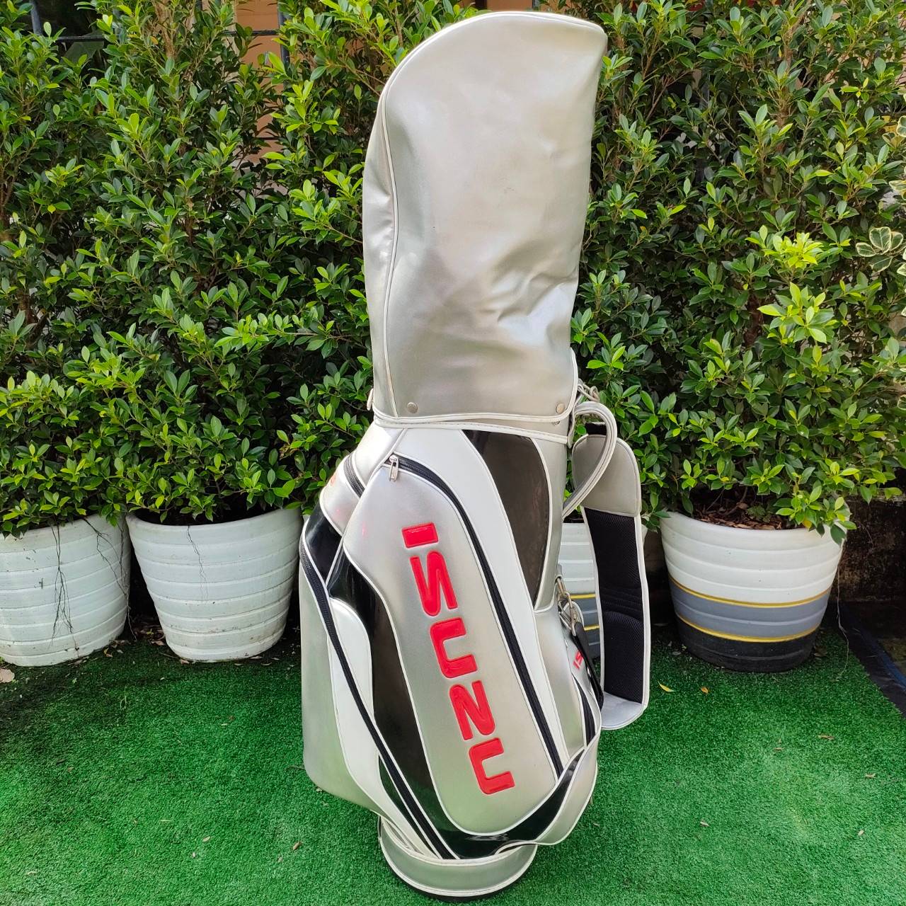 ถุงกอล์ฟ MIZUNO IZUZU มือสอง เป็นของ MIZUNO แท้ ถุง TOUR ใบใหญ่ วัสดุหนังแก้ว สภาพสวยครับ