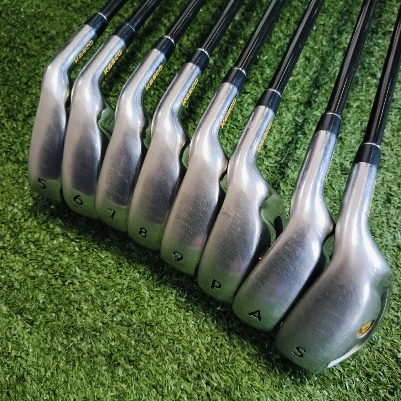ชุดเหล็ก KASCO SUPER ROKETS มีเหล็ก 5-9 เเละ PW AW SW ก้าน SUPER ROCKETS FLEX R ก้านเบาแค่ 57 กรัม ในชุดเหล็กถือว่าเบามาก ไม้กอล์ฟพรีเมี่ยมมือสอง ของแท้ By NakaraLuxurious