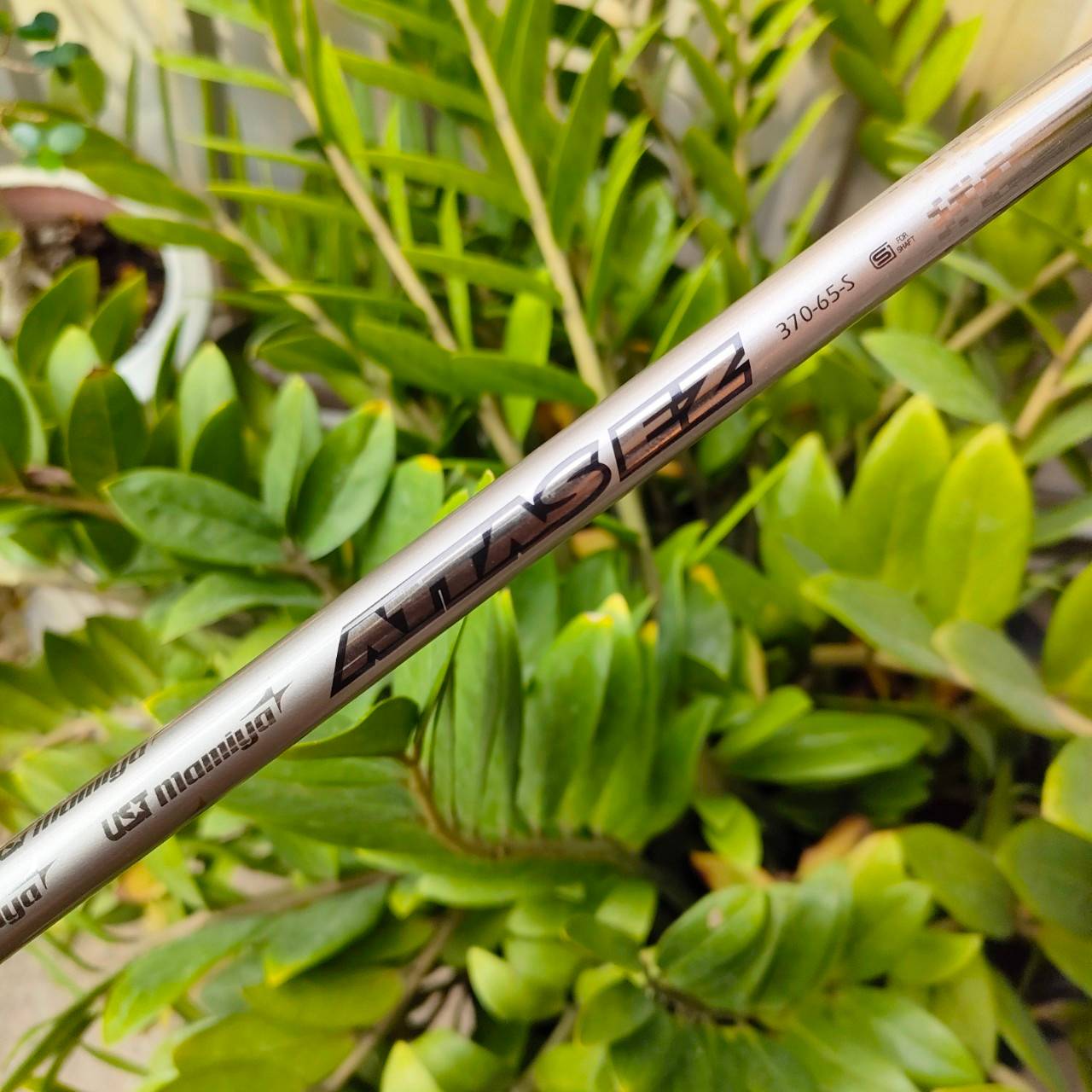 DRIVER KASCO UFO DD องศา 10.5 ก้าน UST MAMIYA ATTAS EZ FLEX S เป็น Driver ที่ตีง่าย และตีตรงที่สุดในยุค มาพร้อมกับ Universal wing ที่จะทำให้ตีตรง ลูกลอยตรงไปยังเป้าหมายอย่างแม่นยำ ไม้กอล์ฟพรีเมี่ยมมือสอง By NakaraLuxurious