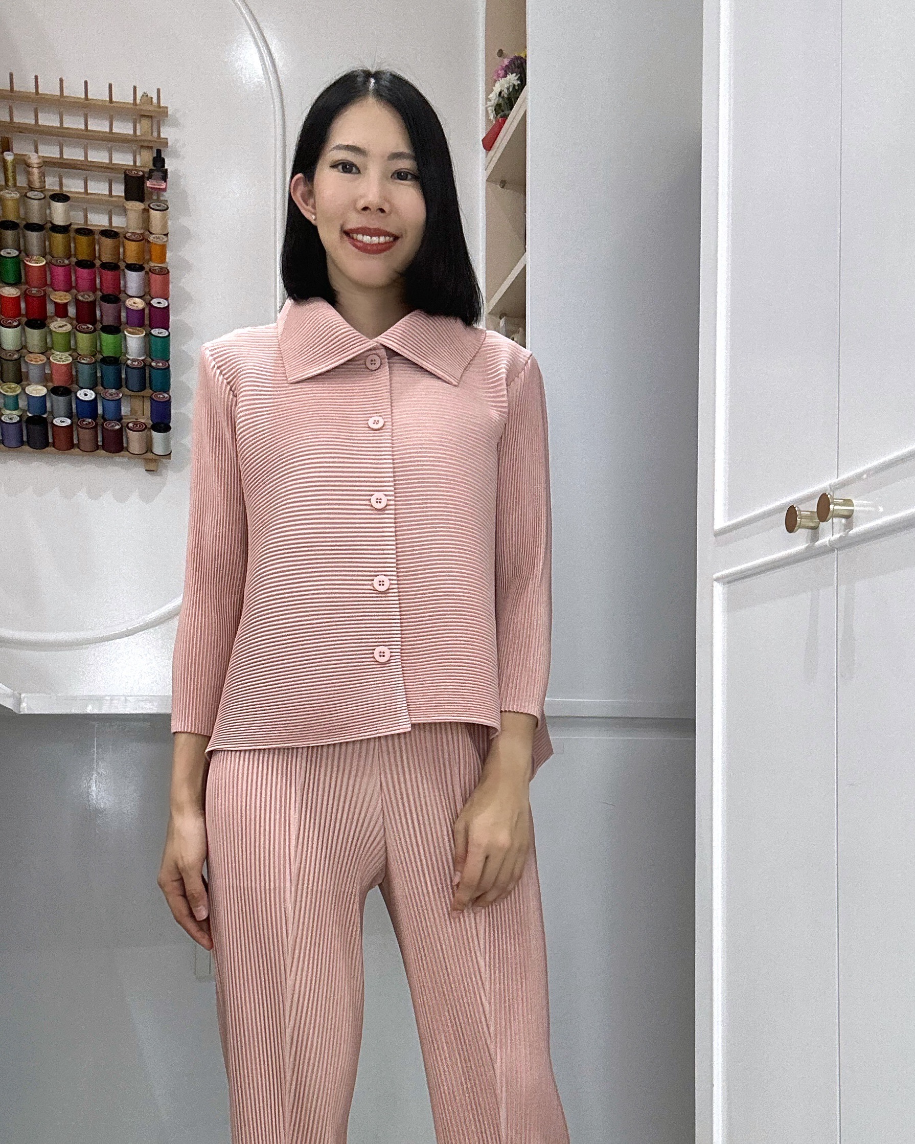 2MUAY รุ่น GJO5321 เสื้ออัดพลีทคุณภาพ THICK COLLAR BUTTON FRONT PLEATED TOP 10 สี FREE SIZE