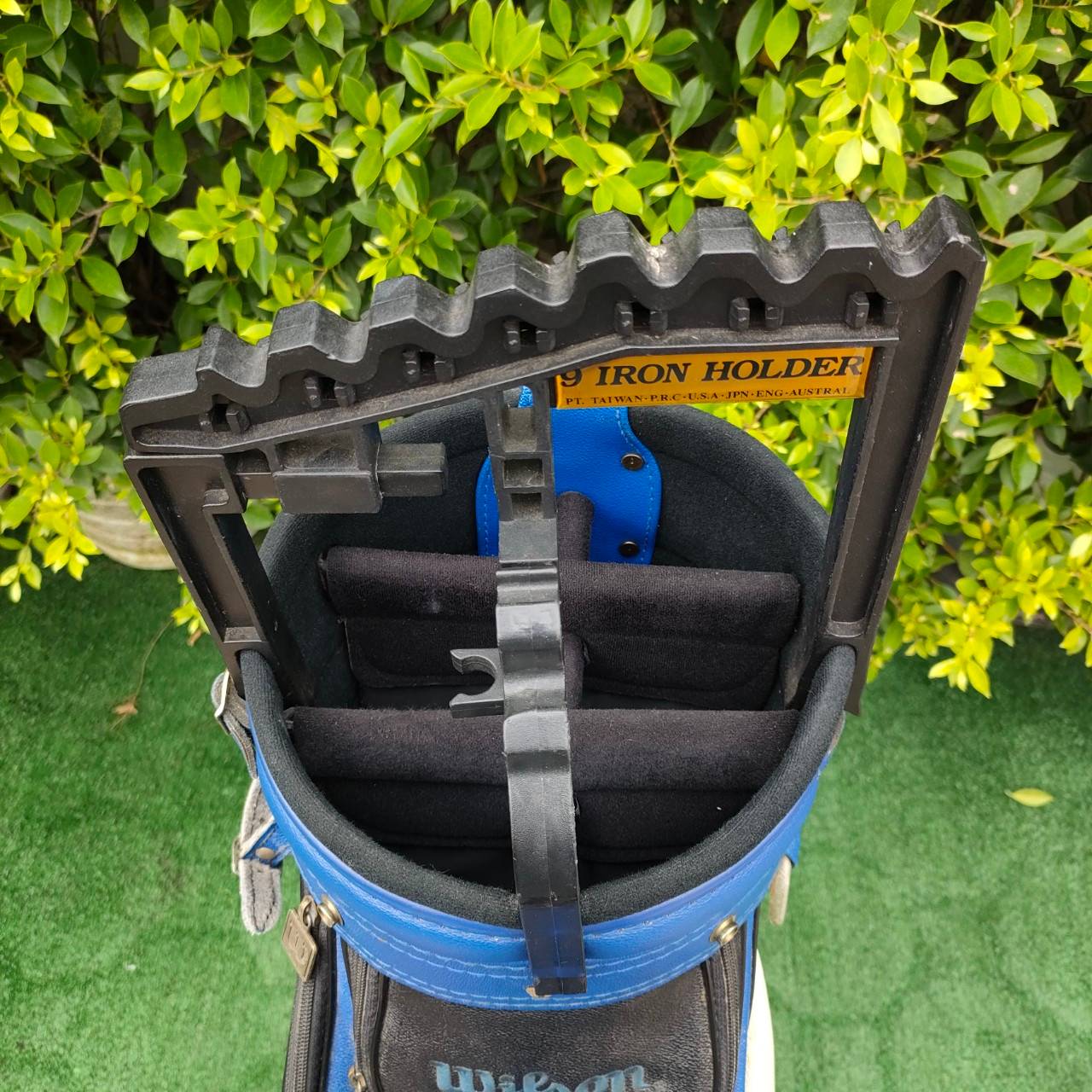 ถุงกอล์ฟ WILSON มือสอง ของแท้ ถุงสุดคลาสสิค มาจากอเมริกา ขาตั้งเหล็กทั้งชุด แถมมาให้ด้วย เป็นถุงซีรี่ WILSON TOUR สวยมาจริง