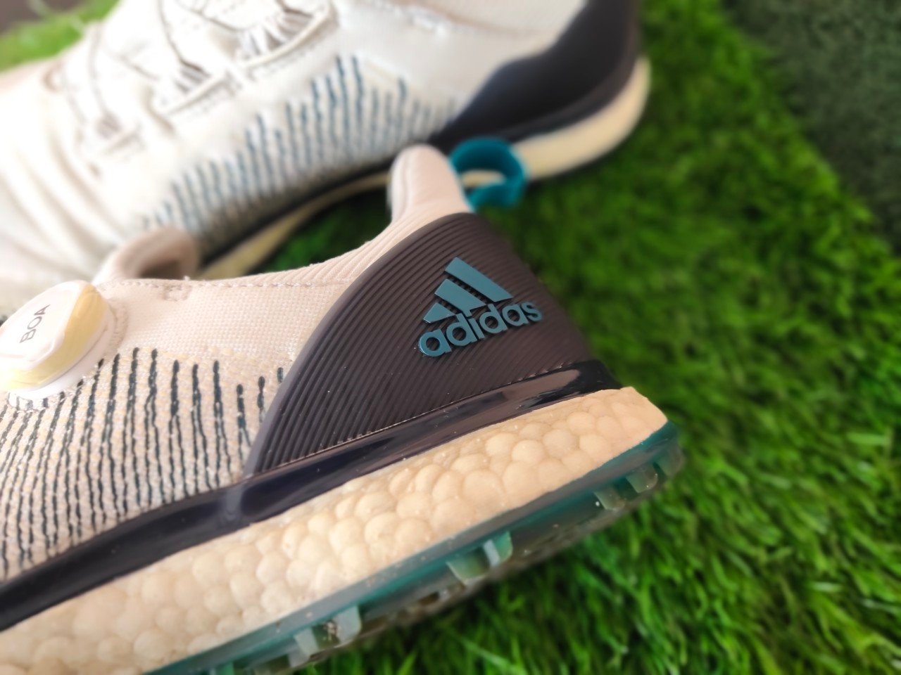 รองเท้า Adidas BOA มือสอง