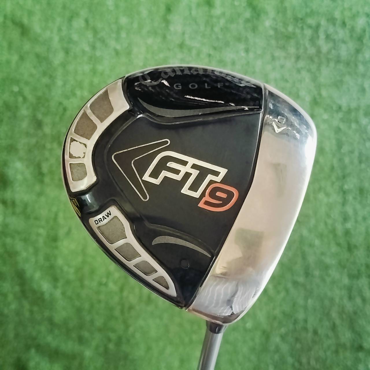 Callaway FT-9 เป็นรุ่นต่อยอดจาก FT-5 ที่ได้รับความนิยมในหมู่นักกอล์ฟที่ชื่นชอบความรู้สึกและประสิทธิภาพที่ยอดเยี่ยม ไม้กอล์ฟพรีเมี่ยมมือสอง ของแท้ By NakaraLuxurious