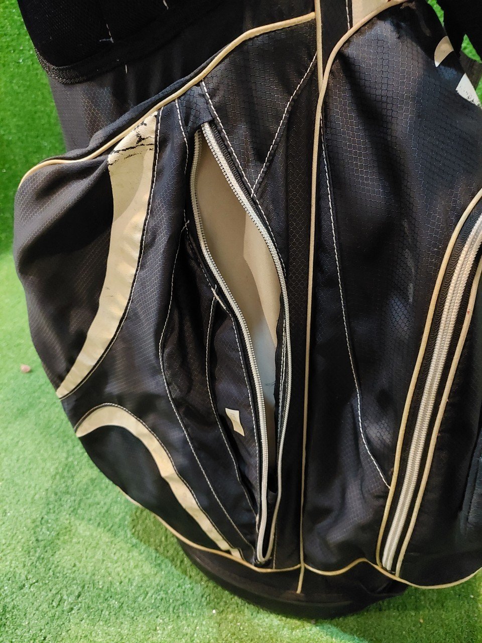 ถุงกอล์ฟขาตั้ง Taylormade