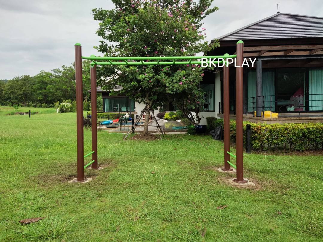 เครื่องออกกำลังกายกลางแจ้ง ชุดอุปกรณ์ บริหารแขน หน้าอก หัวไหล่ แบบบาร์โหน เหนือศรีษะ สำหรับผู้ใหญ่ เด็กโตเล่นได้ ลานกีฬา อเนกประสงค์ สนามกีฬา ผลิตในไทย 10-20 วัน