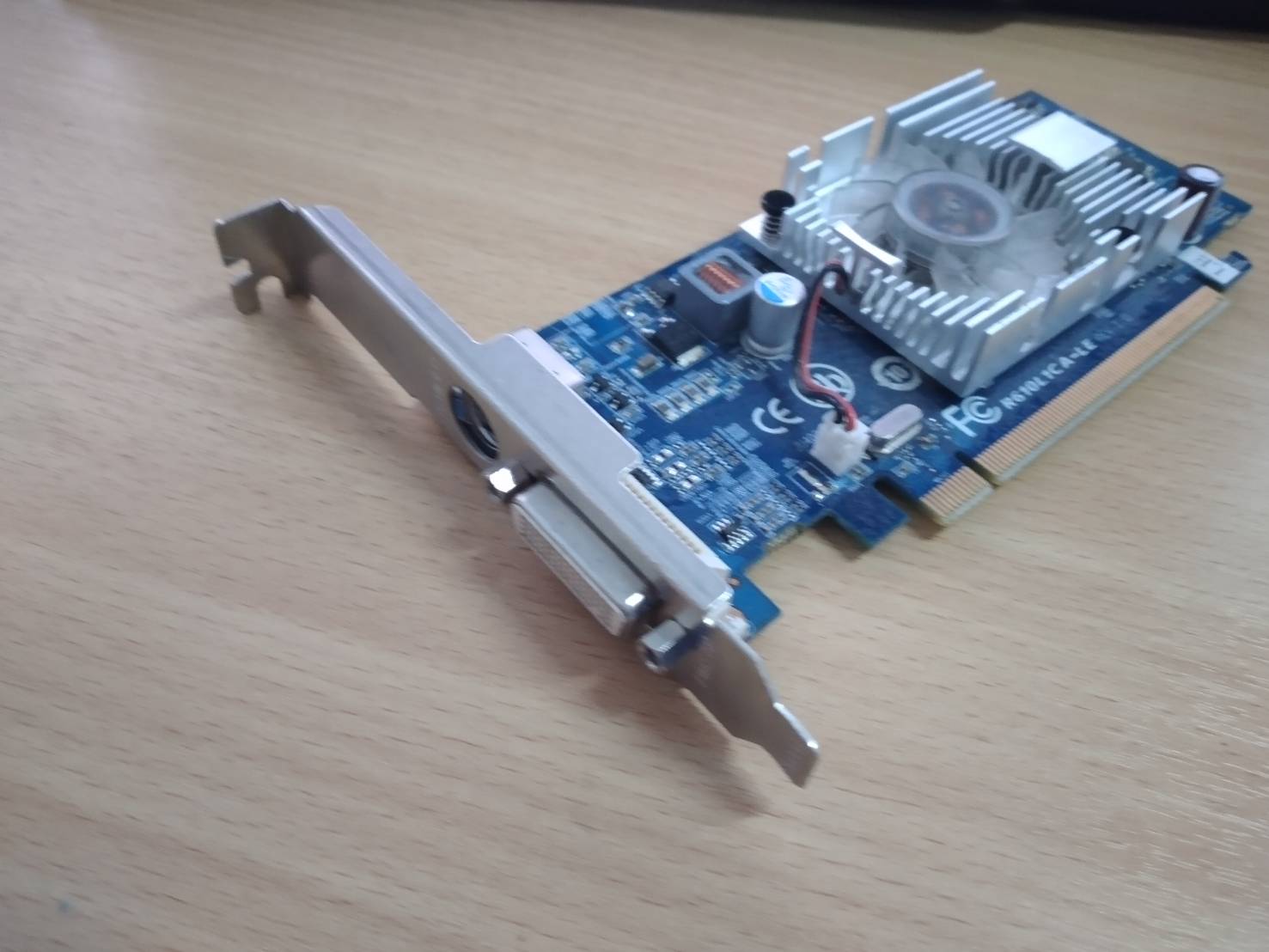 Lenovo RV610 128MB PCIE S-VID/DVI