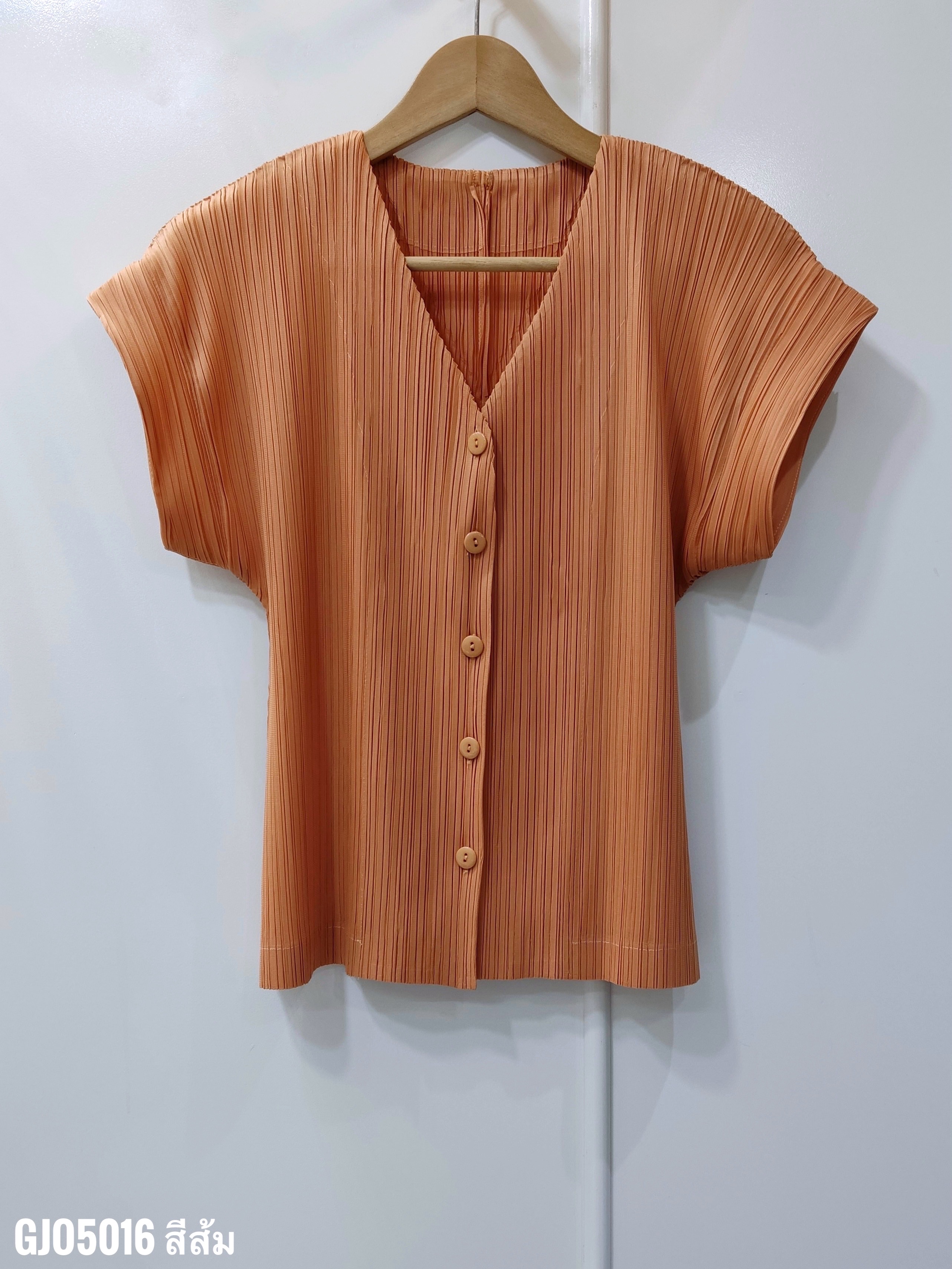 ปรับราคาลง20%!! 2MUAY รุ่น GJO5016 เสื้ออัดพลีทคุณภาพ SHORT SLEEVE V NECK BUTTON FRONT PLEATED TOP 10 สี FREE SIZE
