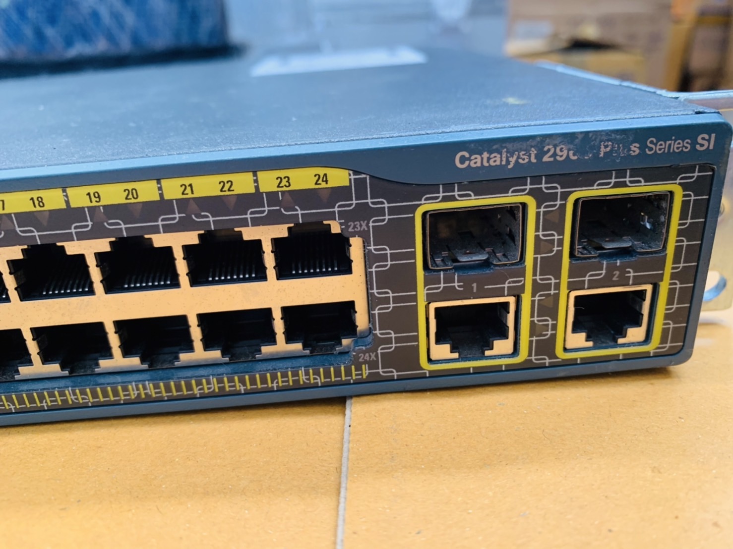 สวิตซ์ Switch Cisco Catalyst 2960 Plus 24 Port [WS-C2960+24TC-S] 24 10/100 + 2 T/SFP LAN Lite
