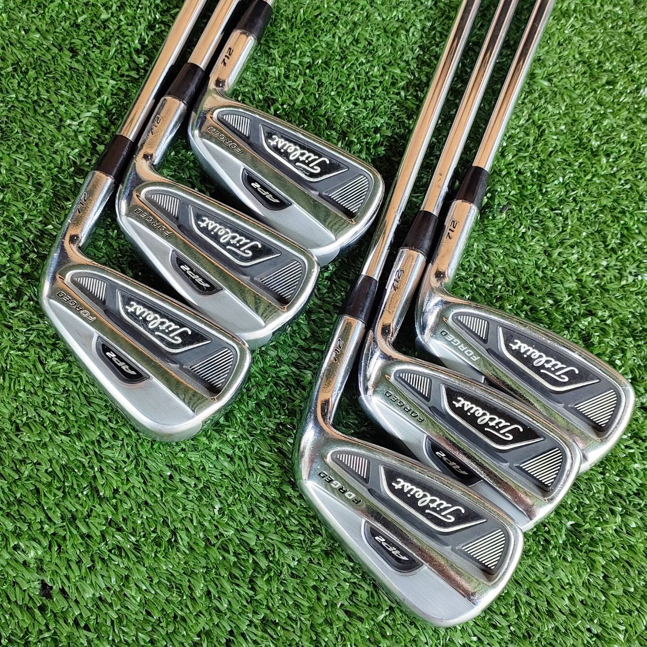 ชุดเหล็ก Titleist AP2 712 ชุดเหล็กประสิทธิภาพสมบูรณ์แบบ เหล็ก FORGED พรีเมี่ยม DUAL CAVITY ตีทั้งนุ่ม ง่าย และได้ระยะที่แม่นยำ ครบเครื่อง ตกหยุดบนกรีน เสียงกระทบลูกเพราะมาก ไม้กอล์ฟพรีเมี่ยมมือสอง ของแท้ By NakaraLuxurious