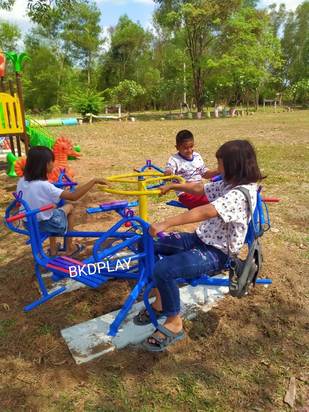 เครื่องเล่นสนาม กลางแจ้ง เหล็ก,ม้าหมุน 6 ที่ ปรับโครงสร้างตาม มอก. Outdoor Playground, ราคาโรงงาน สินค้าสั่งผลิต 10-20 วัน