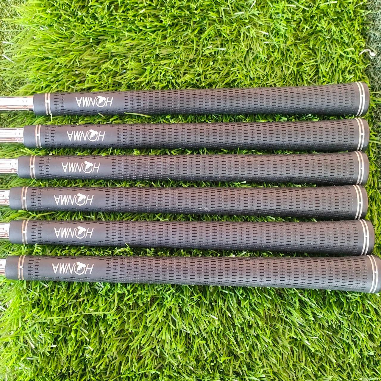 ชุดเหล็ก HONMA BERES PRO BLACK IP รุ่น LIMITED หายากจัด สวยหวานเจี๊ยบ มีเหล็ก 5 - 10 ทั้งหมด 6 ชิ้น ก้าน N.S.PRO 1050 GH FLEX S สุดๆแบบนี้นานๆเข้ามาทีครับ จัดด่วน!!!