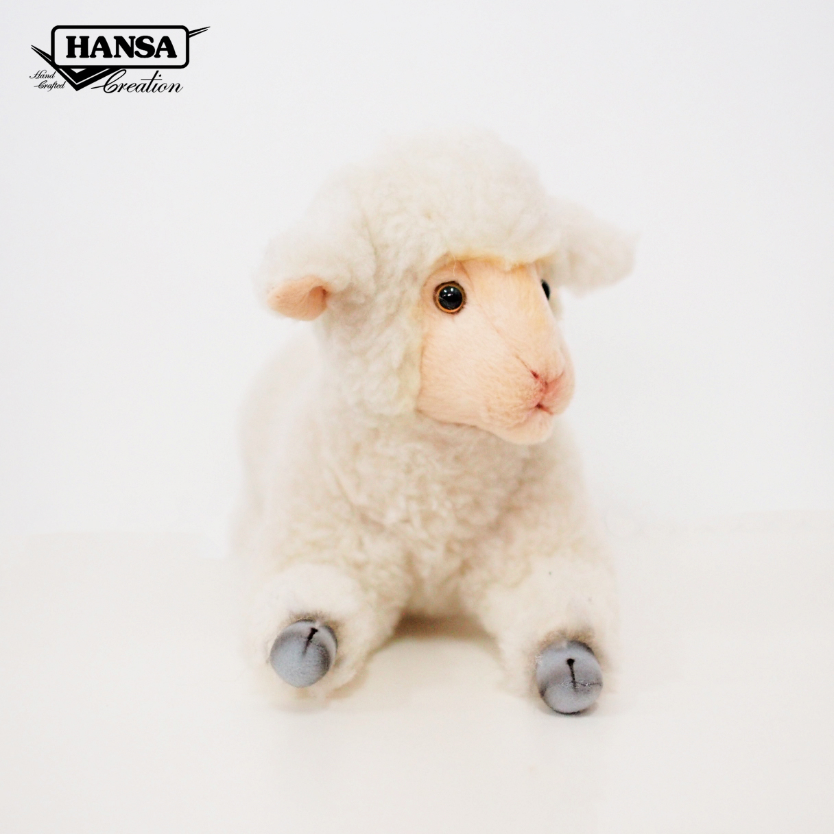 4287 Little Lamb Laying 45 cm.L
