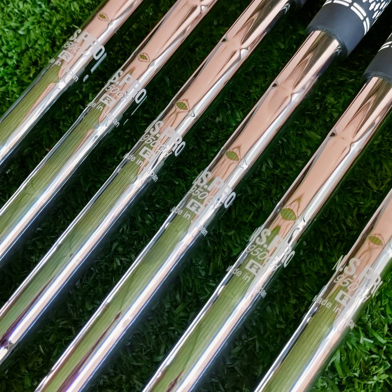 ชุดเหล็ก Titleist AP3 718 จากการพัฒนาชุดเหล็ก AP1 และ AP2 มาผสมผสานเข้าด้วยกัน เพื่อสร้างเหล็กที่ตีไกลที่สุด สร้างความเร็วได้สูงสุดเท่าที่ Titleist เคยมีมา ไม้กอล์ฟพรีเมี่ยมมือสอง ของแท้ By NakaraLuxurious
