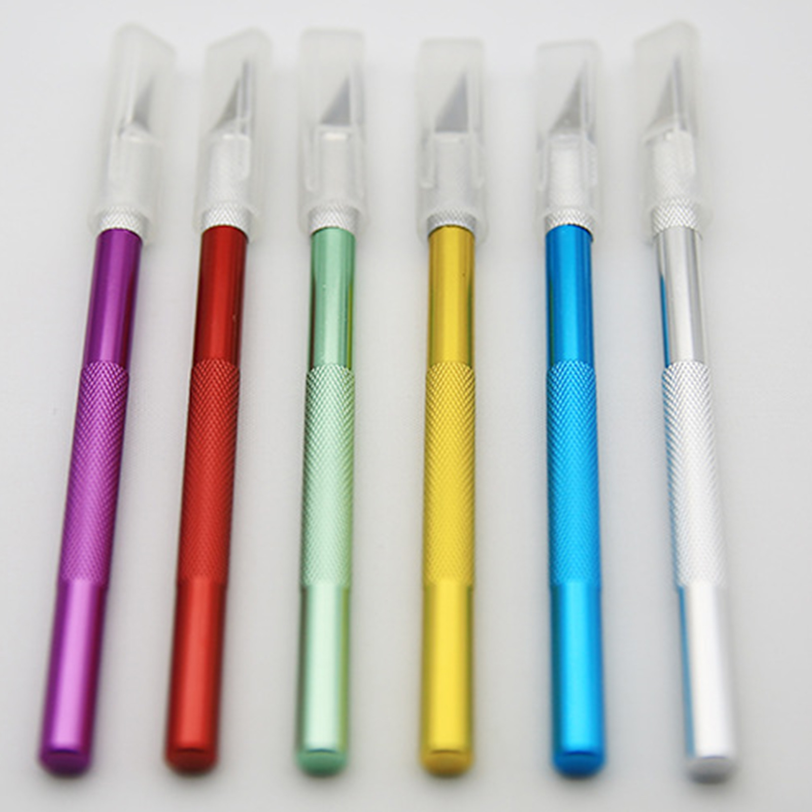 มีดคัตเตอร์แกะสลัก พร้อมใบมีด 5 ใบ ขนาดเล็ก พกพาง่าย มีให้เลือก 6 สี ดีไซน์สวยงาม