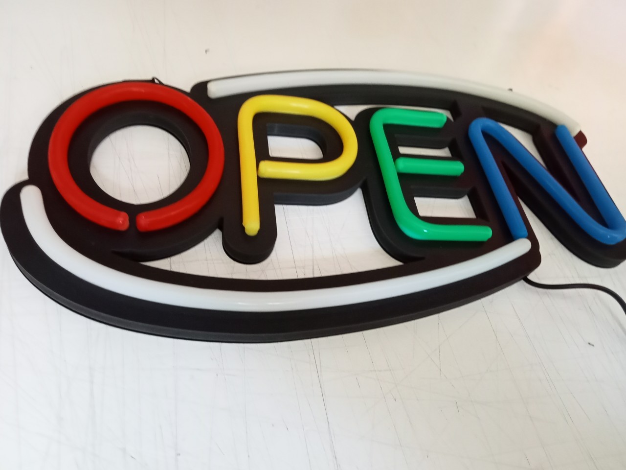 ไฟนีออน เฟค