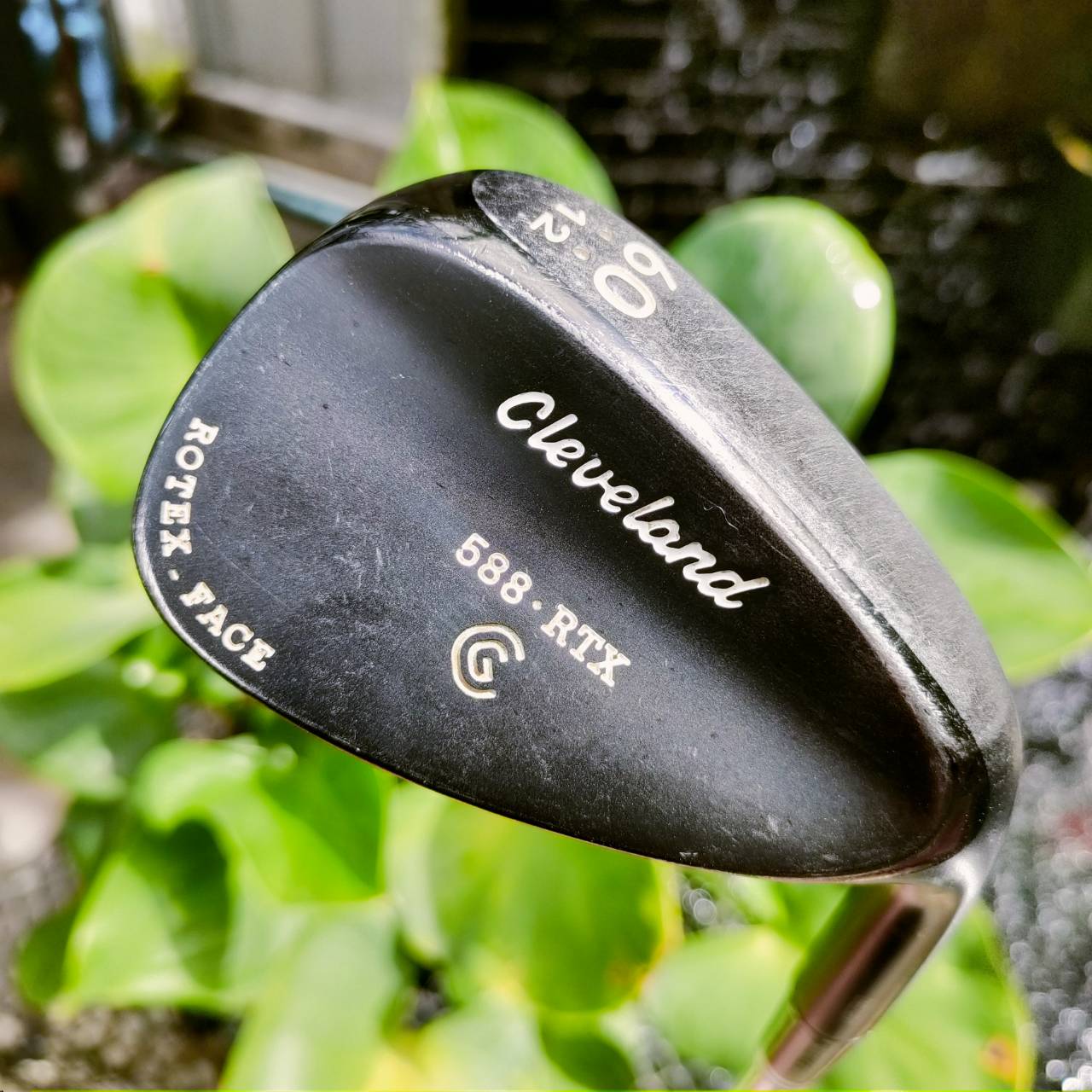 WEDGE CLEVELAND 588 RTX องศา 60 BOUNCE 12 ก้าน TOUR ACTION WEDGE FLEX กริพ IOMIC อย่างดีเลยค่ะ สปินดีมาก ตกหยุดถอยหลังเลยค่ะ ใช้ดีมาก!!! ไม้กอล์ฟพรีเมี่ยมมือสอง ของแท้ By NakaraLuxurious