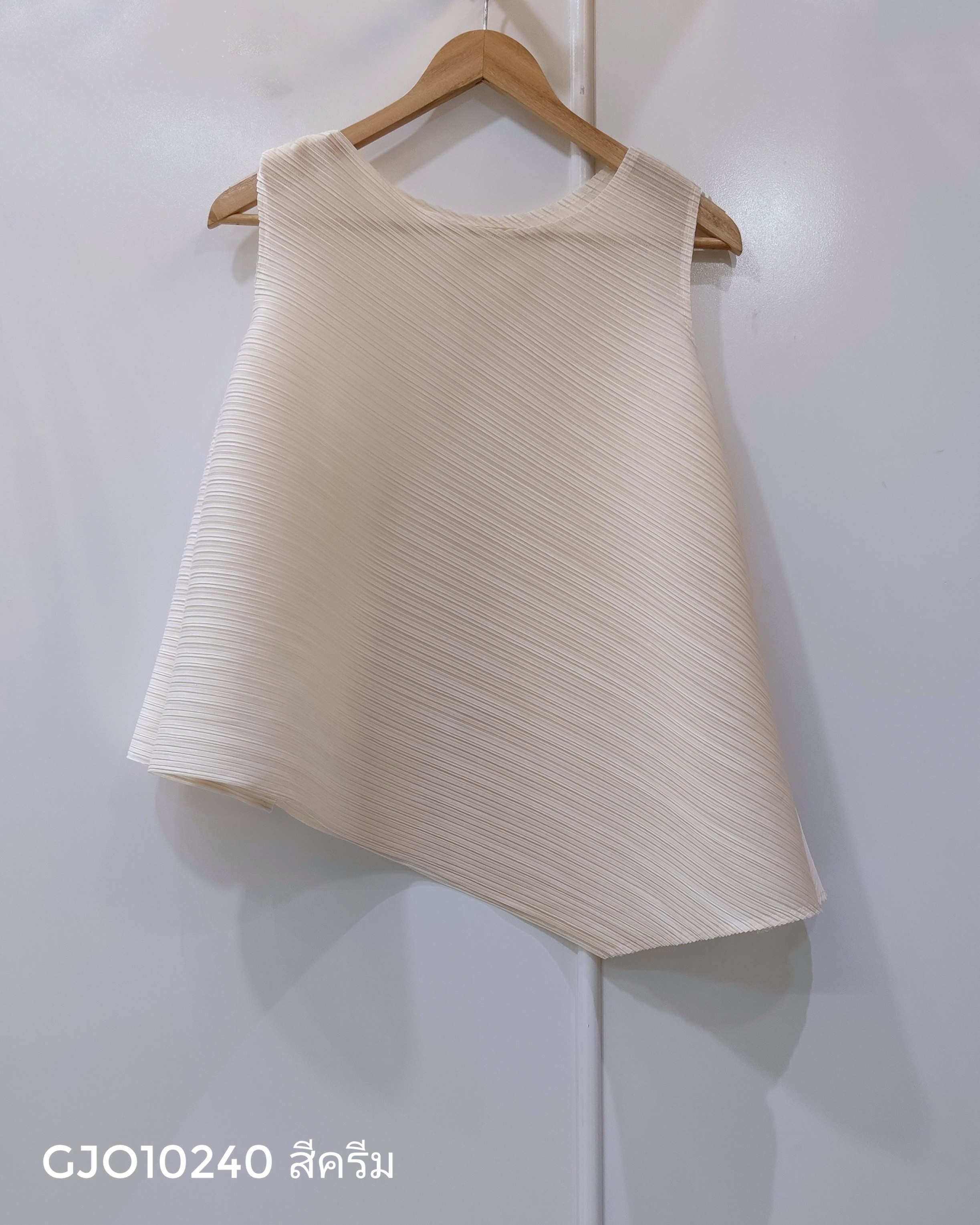 2MUAY รุ่น GJO10240 เสื้ออัดพลีท SLEEVELESS ASYMMETRIC PLEATED TOP