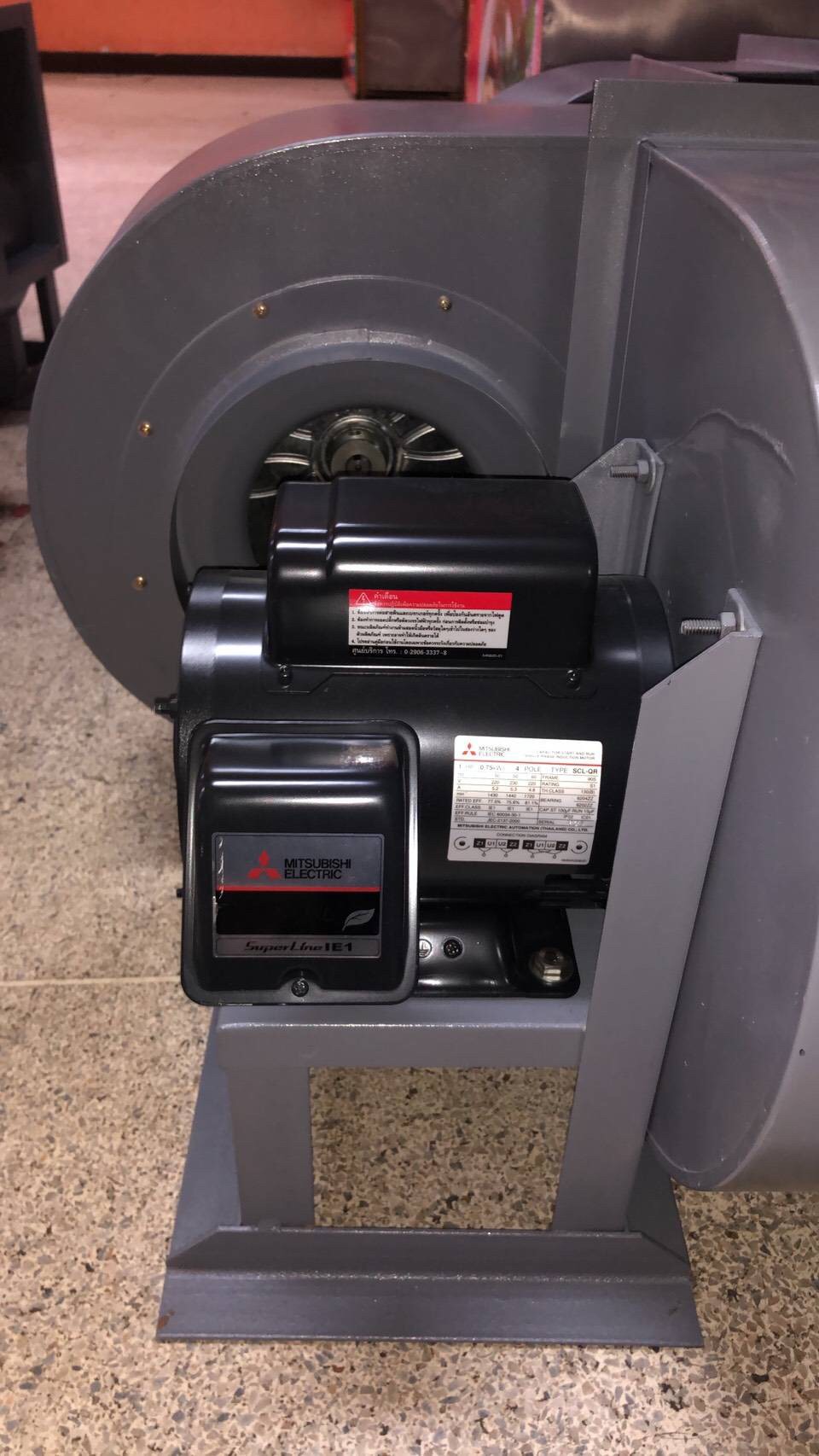 ปล่องดูดควันในโรงอาหาร รร.ฤทธิยะวรรณาลัย(ดอนเมือง)