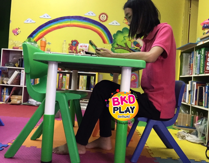 โต๊ะนักเรียนพลาสติก ขาปรับระดับได้,โต๊ะเขียนหนังสือเด็กอนุบาล-ประถม โต๊ะสี่เหลี่ยมผืนผ้า ปรับระดับได้ ราคาโรงงาน พร้อมส่ง