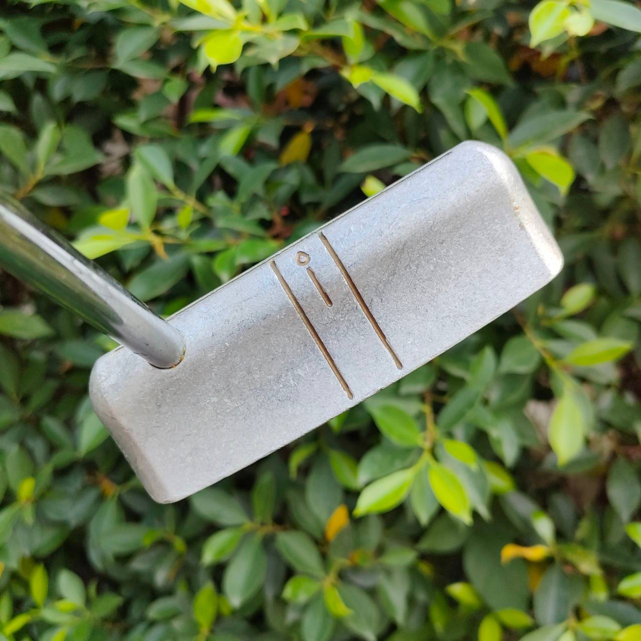 PUTTER TEARDROP PAT ความยาว 34 นิ้ว ก้าน TEARDROP รูปทรงฐานกว้างเป็นเอกลักษณ์ ทำให้พัตต์ง่ายขึ้นมาก น้ำหนักดีมาก