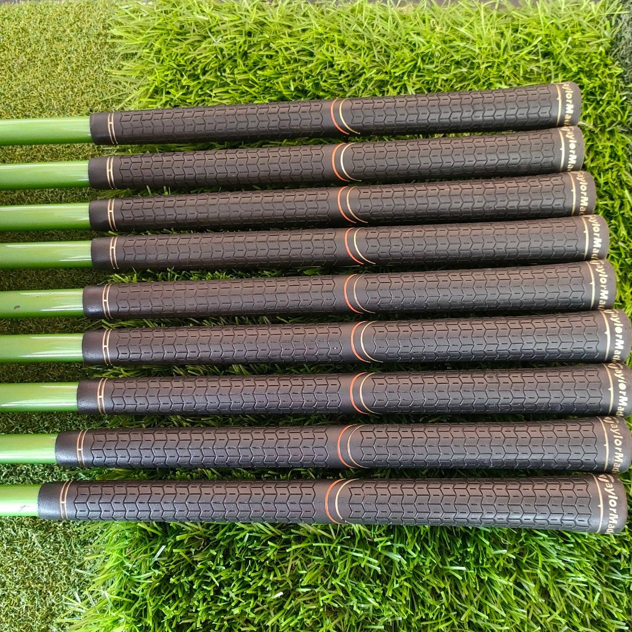 ชุดเหล็ก TAYLORMADE RBZ มีเหล็ก 4- 9 PW AW SW ชุด 9 ชิ้น ก้าน TAYLORMADE RBZ FLEX S เหล็กตีง่ายตีไกลและตีมันส์มาก