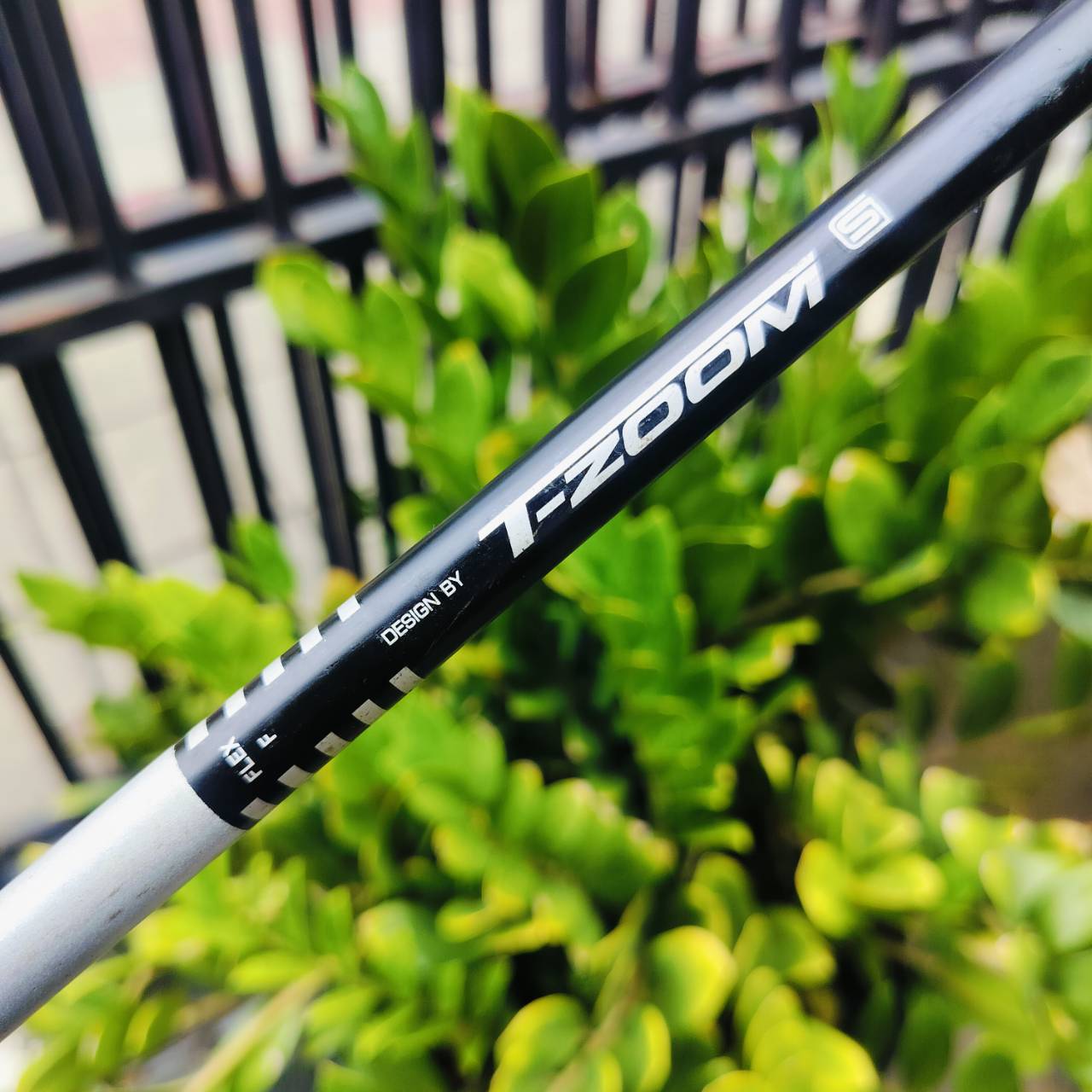 ก้าน DRIVER T-ZOOM X5 มือสอง พร้อมกริพ T-ZOOM ก้านเบาเพียงแค่ 45 กรัม เร่งสปีดได้ดีมากๆ FLEX F คือ FIRM เท่ากับ FLEX SR ความยาวก้าน 41 นิ้ว ไม้กอล์ฟพรีเมี่ยมญี่ปุ่นมือสอง ของแท้ By NakaraLuxurious