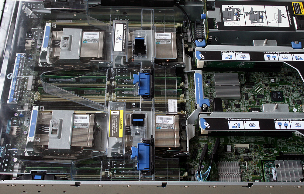 HP ProLiant DL560 GEN8 Cpu E5-4640 x4 32/64 core Ram 128 GB SSD 1 TB x2 Power x 2