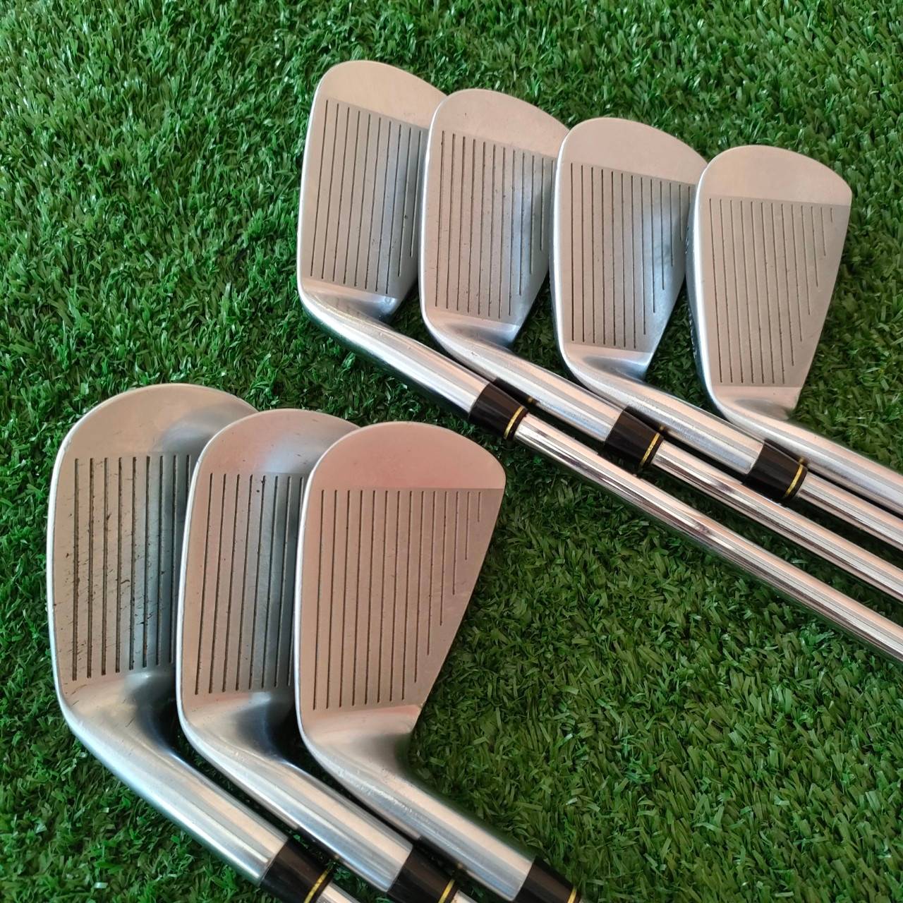 ชุดเหล็ก MIZUNO T- ZOID COMP EZ POWER BLADE มีเหล็ก 5-9 เเละ PW SW ก้าน RIFLE FCM 6.0 เป็นเหล็ก GRAIN FLOW FORGED พรีเมี่ยมญี่ปุ่น ก้านก็ดีมากๆ เป็นไรเฟิล ไม่มีปล้องลดการสั่น ใบคมแต่มี Cavity ตีง่าย มันส์ สำคัญ ราคาแบบคุ้มจัดๆ