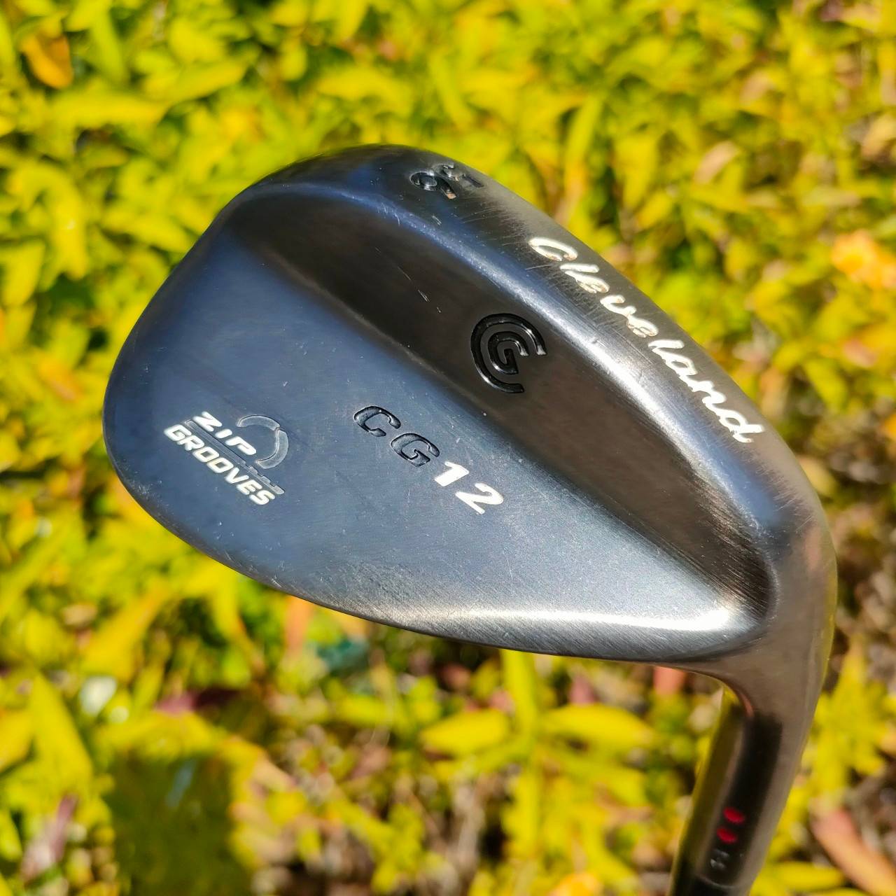 WEDGE CLEVELAND CG12 ZIP GROOVES ร่องสี่เหลี่ยม คมจัด สปินสุด ตกหยุดถอยแน่นอน องศา 56 ก้าน DYNAMIC GOLD FLEX WEDGE