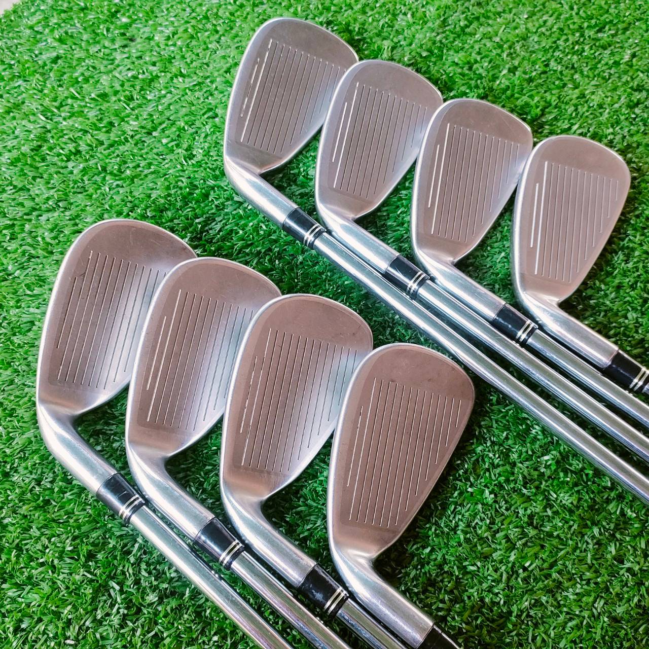 ชุดเหล็ก TAYLORMADE R7 รุ่น XD เป็นรุ่นหน้าเด้ง ตีไกลมากๆ เหมาะสำหรับท่านที่ตีเหล็กไม่ได้ระยะ หน้าใบเหล็กมีแผ่นหน้าเด้งอีกชั้นนึง ไม้กอล์ฟพรีเมี่ยมมือสอง ของแท้ By NakaraLuxurious