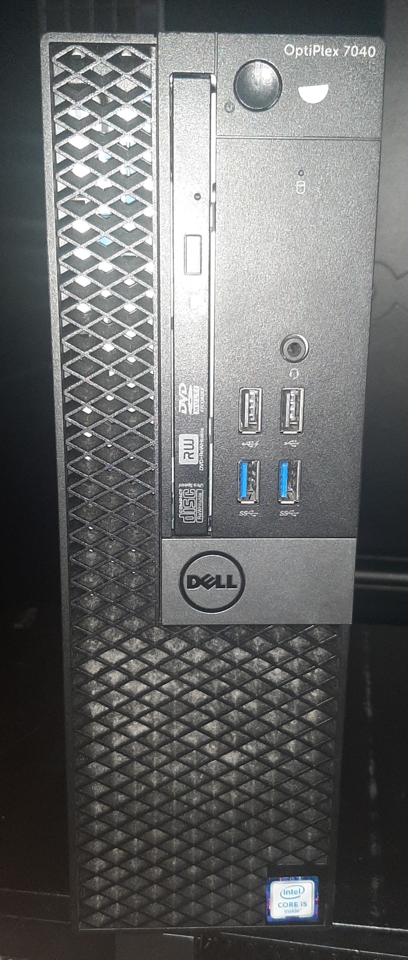 คอมพิวเตอร์ตั้งโต๊ะมือสอง ประกัน 1 เดือน สภาพดี Dell Optiplex 7040 SFF (i7-6700 Ram8GB HDD500GB)