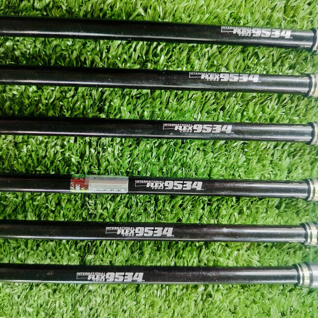 ชุดเหล็ก XXIO FORGED MX4000 เป็นรุ่นพรีเมี่ยมสุดๆของ XXIO พรีเมี่ยมกว่า IMPACT POWER เพราะเป็นวัสดุ FORGED ญี่ปุ่น และสร้างให้เป็นรูปแบบ CAVITY ใช้เนื้อ FORGED เยอะวัสดุราคาแพง ไม้กอล์ฟพรีเมี่ยมญี่ปุ่นมือสอง ของแท้ By NakaraLuxurious