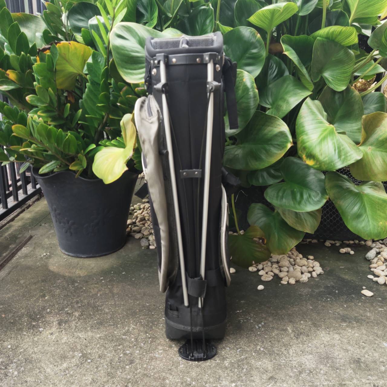 ** ไม่มี COVER ** ถุงกอล์ฟ XR5 ขาตั้ง พร้อมสายสะพายอย่างดี