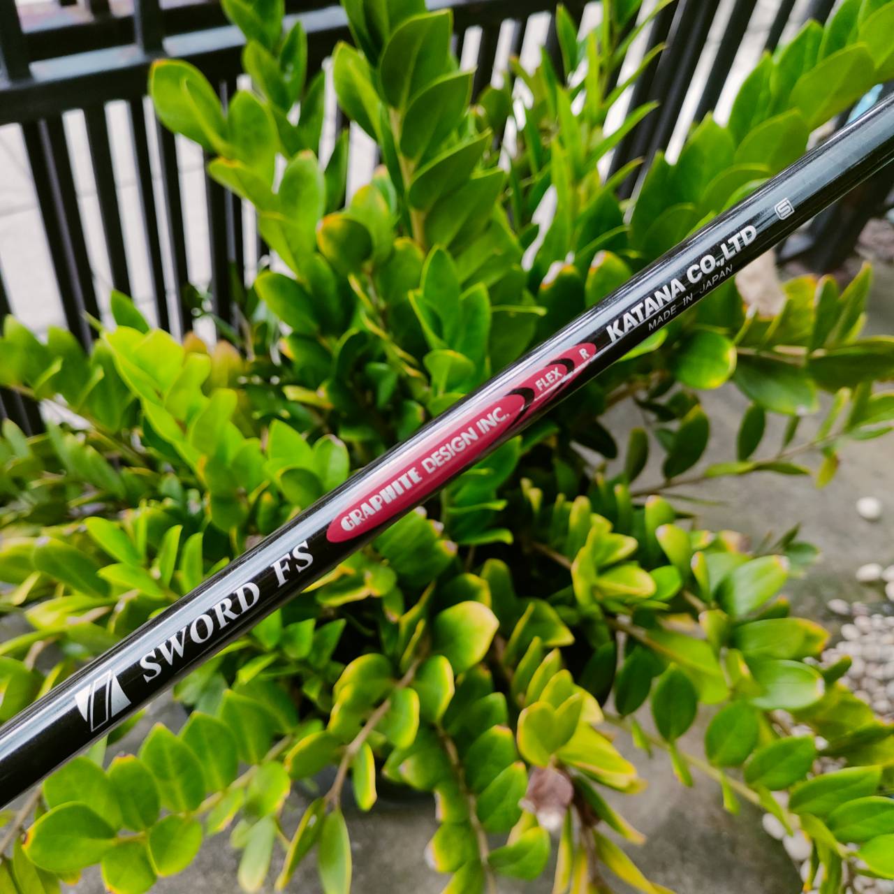 FW3 KATANA SWORD FS หน้าเด้ง ก้าน GRAPHITE DESIGN FLEX R ไม้พรีเมี่ยมญี่ปุ่น ลูกลอยง่าย ตีผ่านทุกพื้นผิว และตีไกลมาก ระยะดีมากๆค่ะ ไม้กอล์ฟพรีเมี่ยมมือสอง ของแท้ By NakaraLuxurious