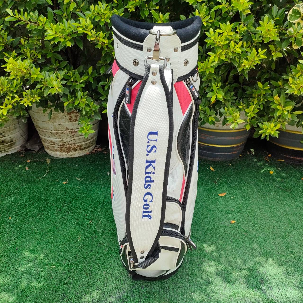 ถุงกอล์ฟเด็ก U.S.KIDS GOLF TOUR SERIES - สีขาวชมพู ขนาดไชส์ของถุง ปากถุง 7.5 นิ้ว ความสูงของถุงกอล์ฟ 28 นิ้ว มือหนึ่ง ของแท้ BY NakaraLuxurious