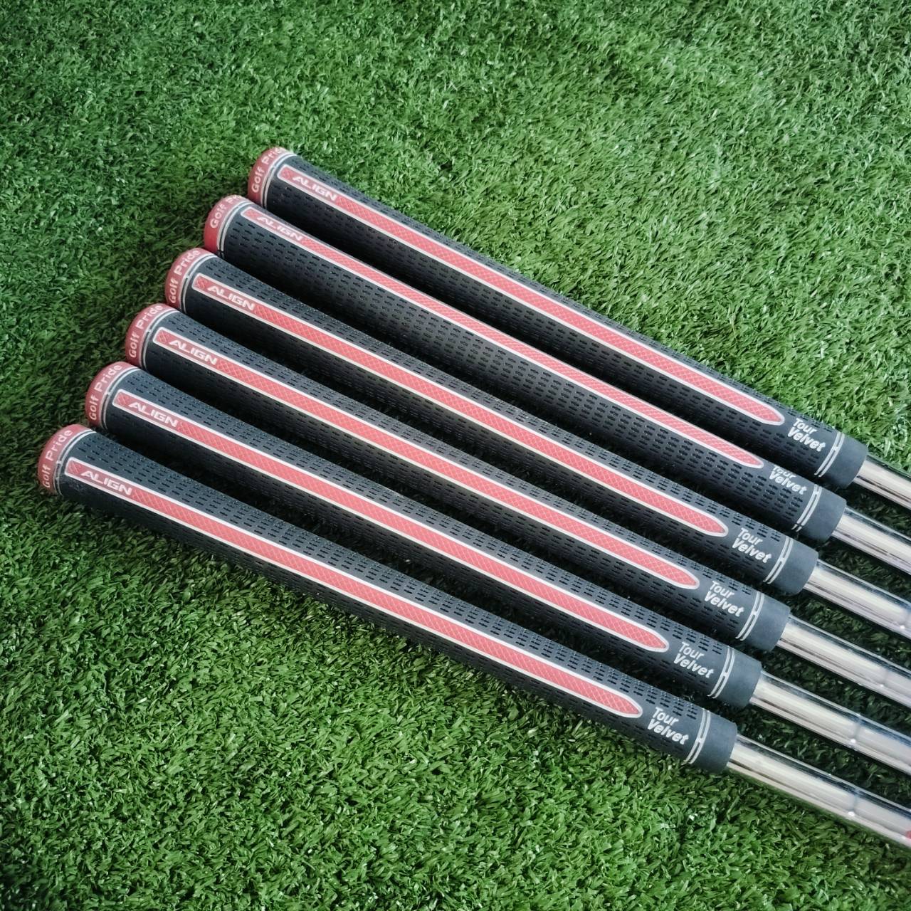 ก้าน NS PRO MODUS3 TOUR105 FLEX R คุณภาพสูงจัดๆ ติดกริพ GOLF PRIDE อย่างดี สวยจัด มาด้วยทั้งชุด คุ้มมาก!!! ความยาวเท่ากับเหล็ก 5 - 9 P มือสองสภาพงามๆ ราคานี้สุดช๊อค!!!