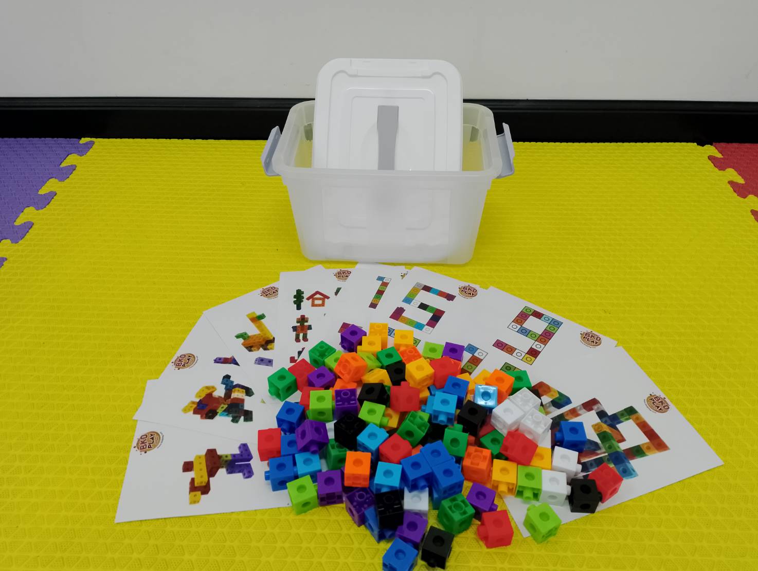 ตัวต่อลูกเต๋า บล็อกลูกบาศก์ เลโก้สี่เหลี่ยม 170 ชิ้น คละสี , ตัวต่อพลาสติก,ลูกเต๋าของเล่น,ตัวต่อ,เลโก้,บล็อก, ของเล่นเสริมพัฒนาการ, ของเล่นเด็ก, สื่อการสอน พร้อมส่งในไทย