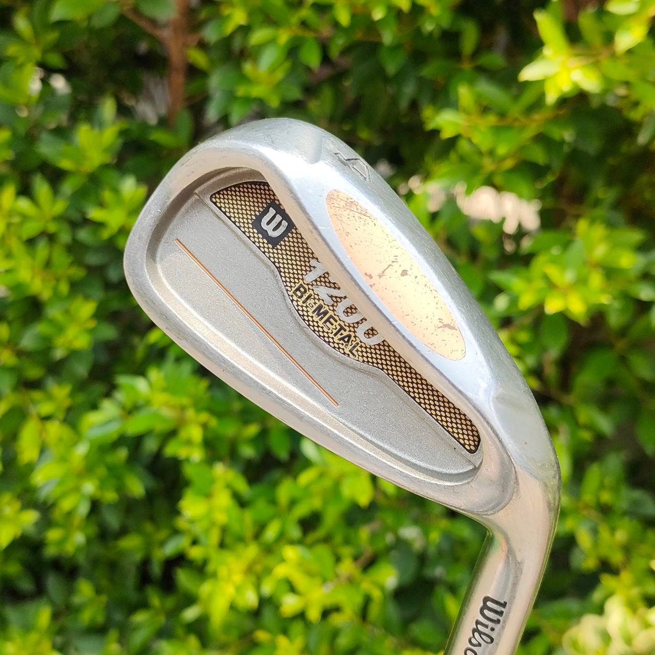 ** ไม้กอล์ฟสำหรับผู้หญิง ** ชุดเหล็ก WILSON 1200 BIMETAL มีเหล็ก 4-9 เเละ PW ก้าน WILSON 1200 FLEX L เหล็กใบใหญ่ตีง่าย มีการถ่วงทังสเตนด้านหลัง ใช้วัสดุแพงมาก ไม้กอล์ฟมือสอง ของแท้ BY NakaraLuxurious